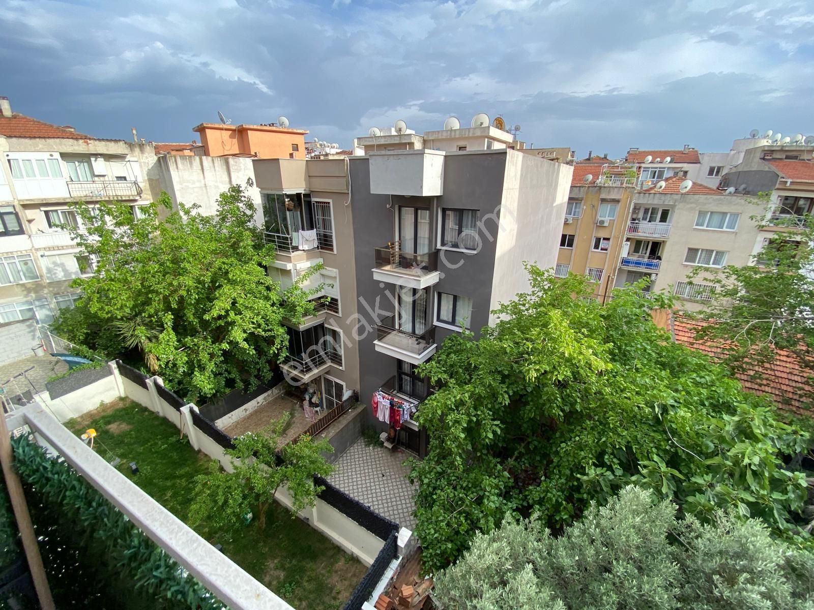 Üçyol Meydan Yakını Full Yapılı Otoparklı 2.kat Önü Açık Daire - Görsel 6