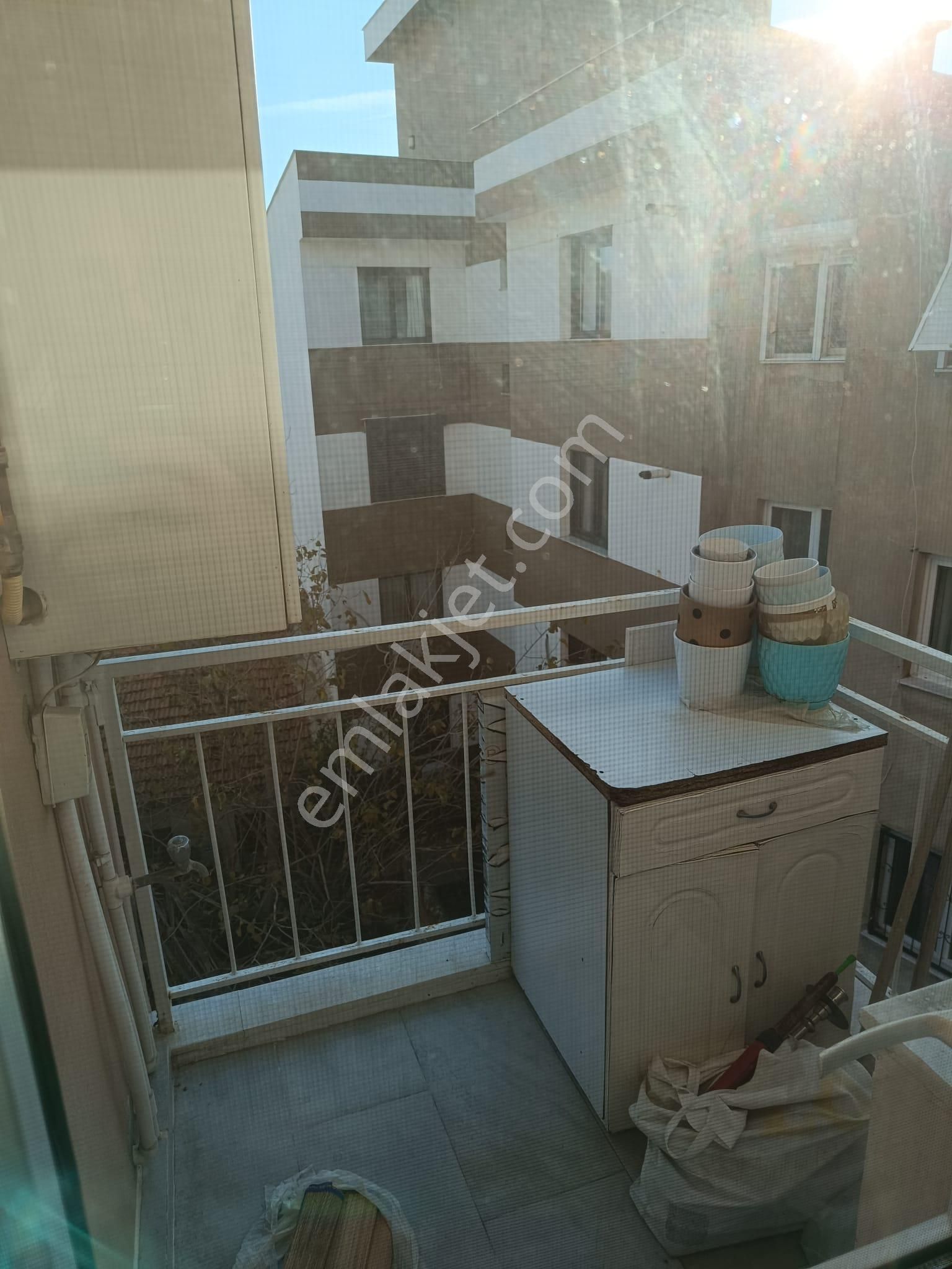 Üçyol Meydan Yakını Full Yapılı Otoparklı 2.kat Önü Açık Daire - Görsel 4