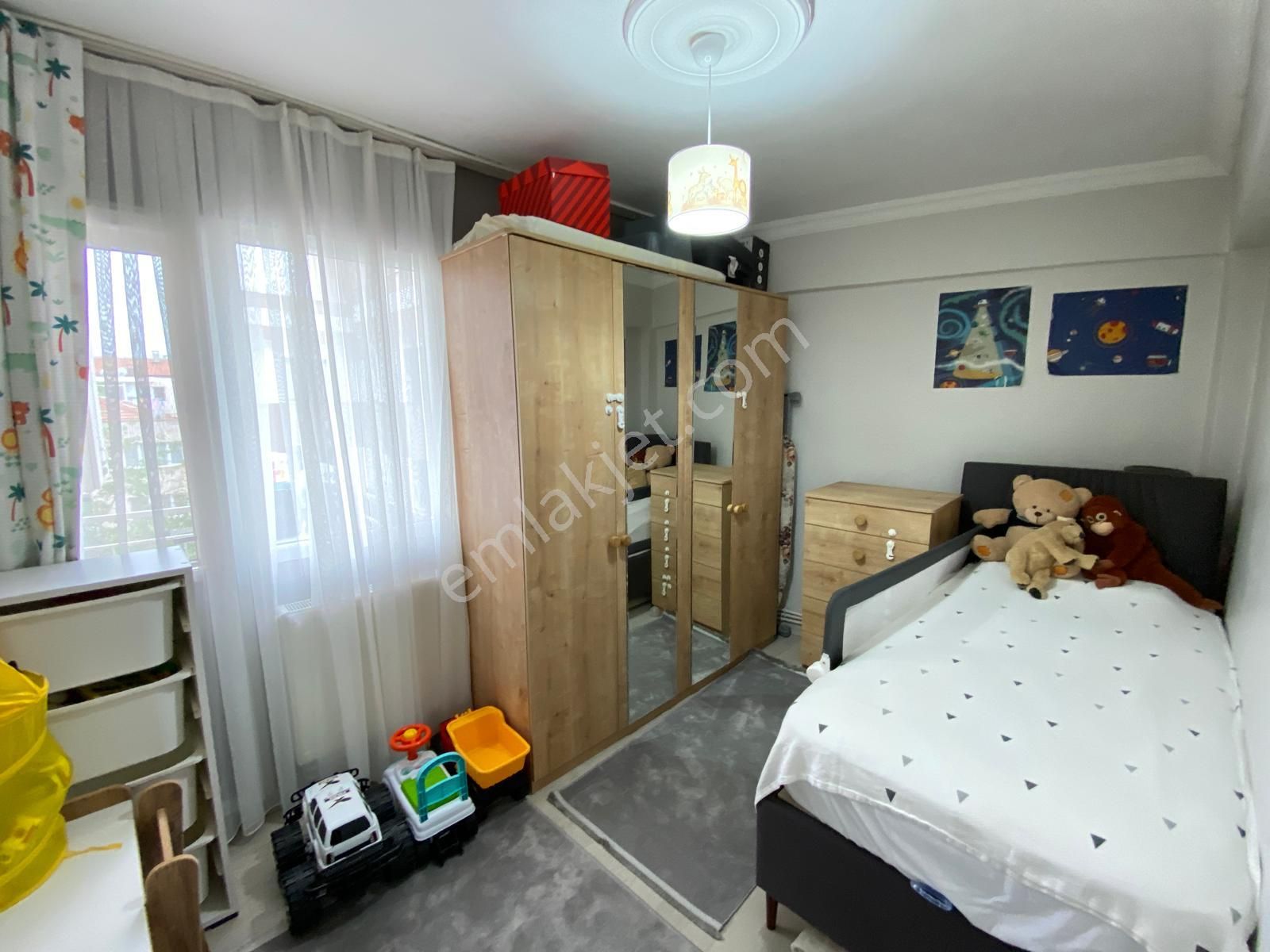 Üçyol Meydan Yakını Full Yapılı Otoparklı 2.kat Önü Açık Daire - Görsel 10