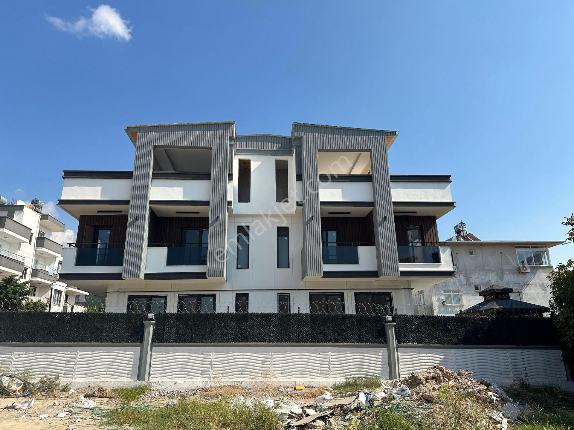 Üstünkent'ten Fuat Morel'de Satılık 5+1 Tripleks İkiz Villa - Görsel 2