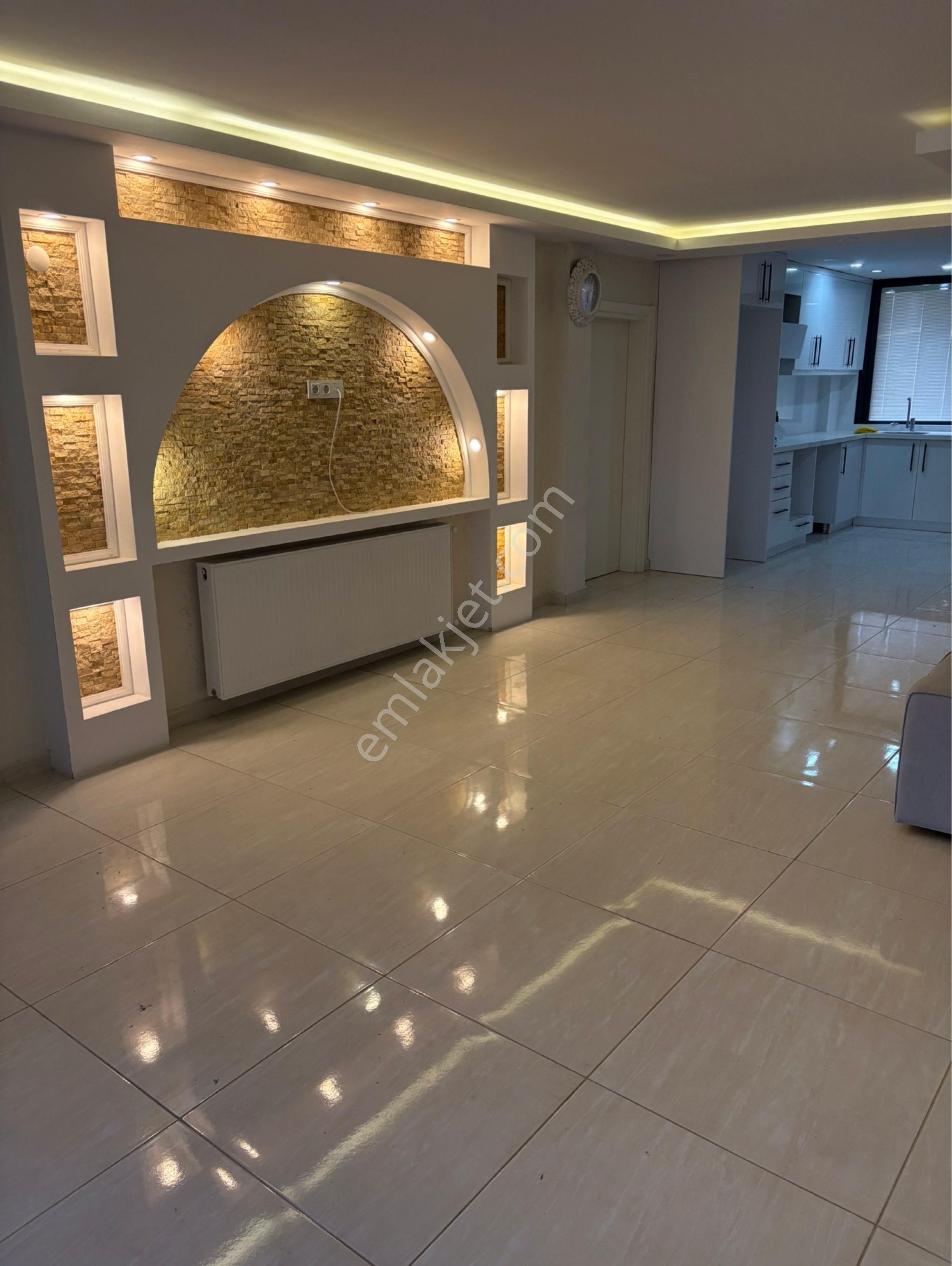 Güvenlikli Sitede Tripleks Villa - Görsel 7