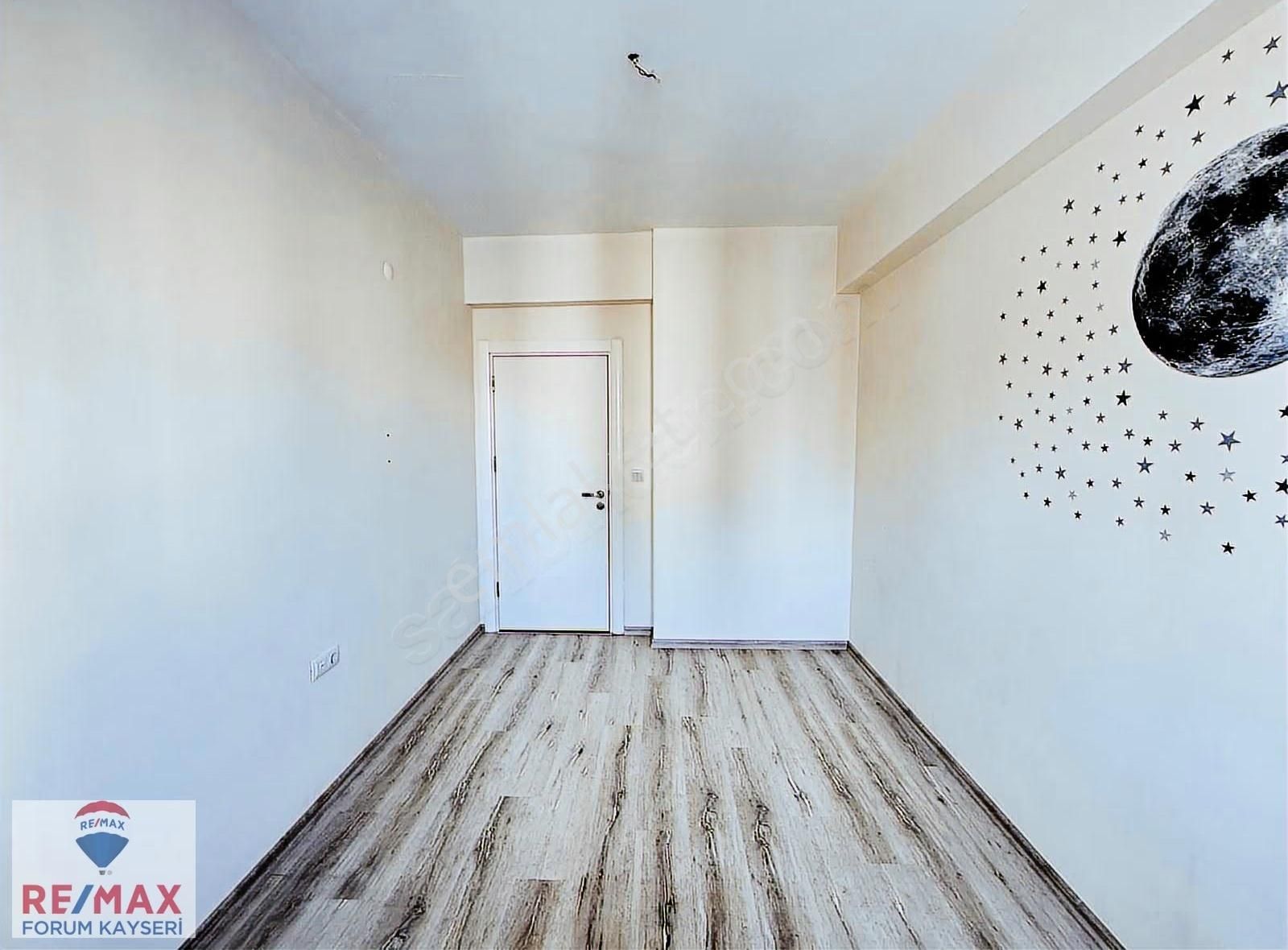 Talas Umut Caddesi Üzerinde Kiralık Lüks 4+1 Daire - Görsel 24