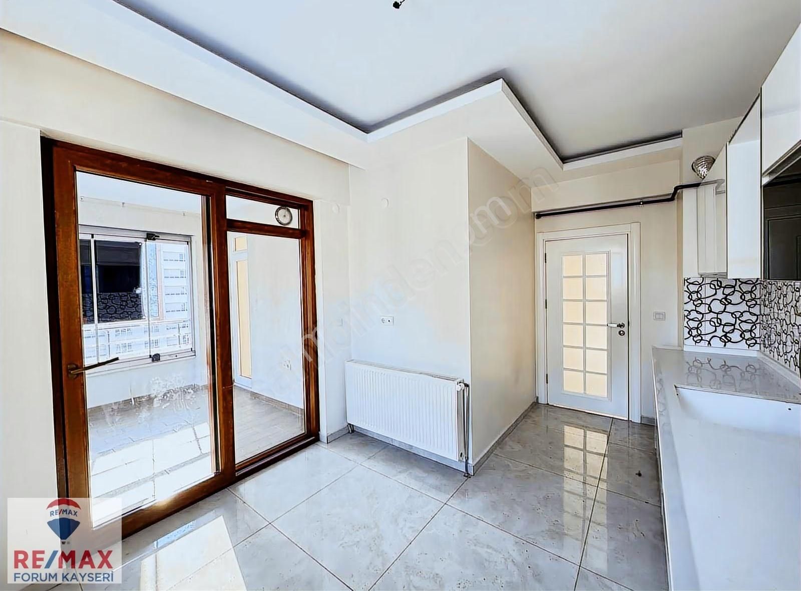 Talas Umut Caddesi Üzerinde Kiralık Lüks 4+1 Daire - Görsel 4