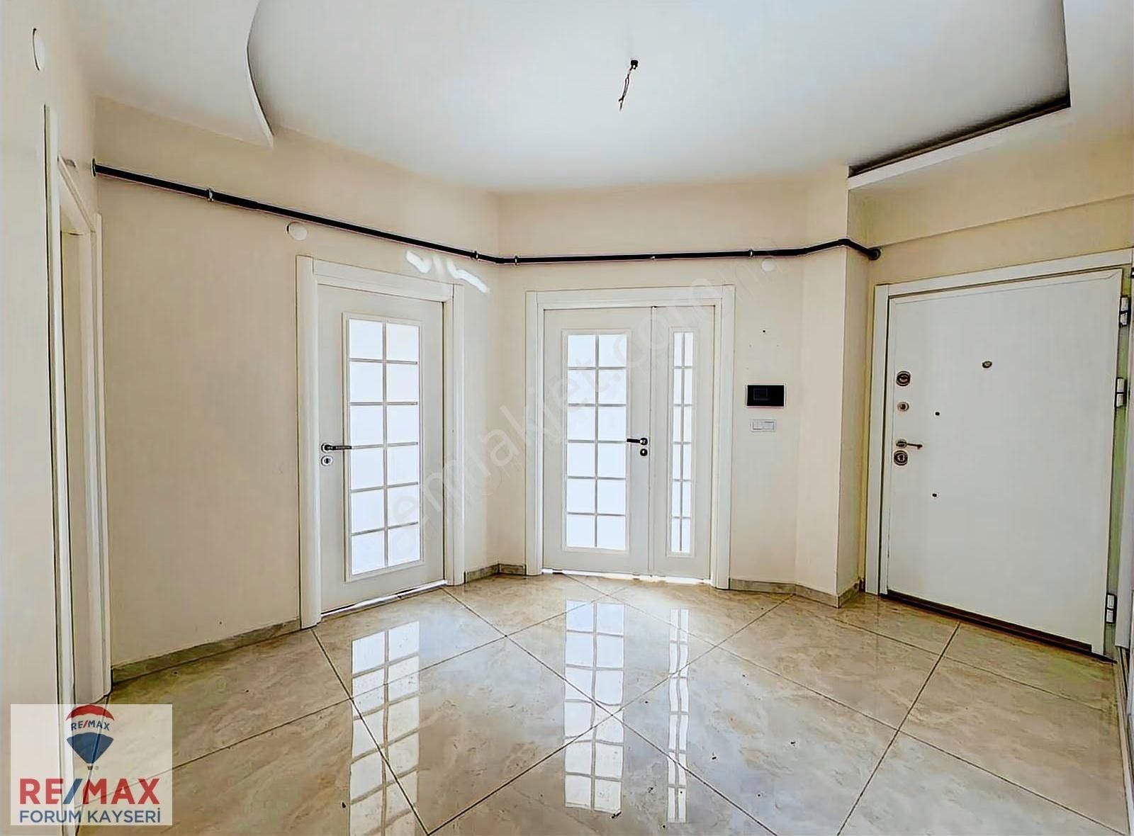 Talas Umut Caddesi Üzerinde Kiralık Lüks 4+1 Daire - Görsel 7