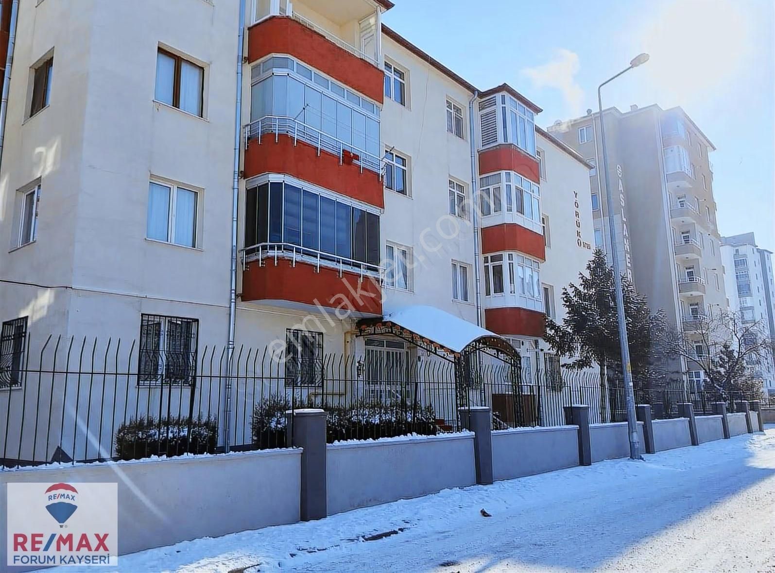 Zümrüt Mahallesinde İçi Yapılı 3+1 Satılık Daire