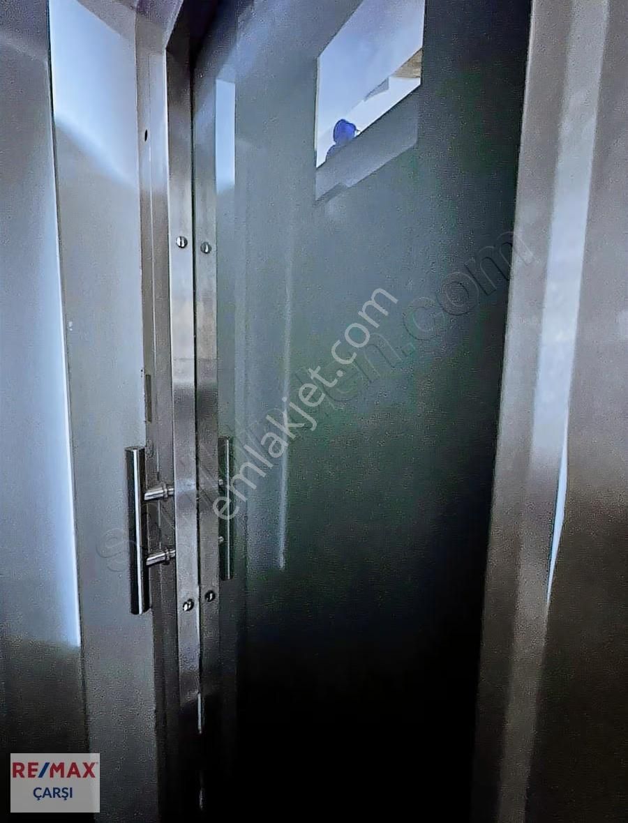 Kocaeli İzmit İn En İşlek Caddesinde 550 M2 Satılık Dükkan - Görsel 22