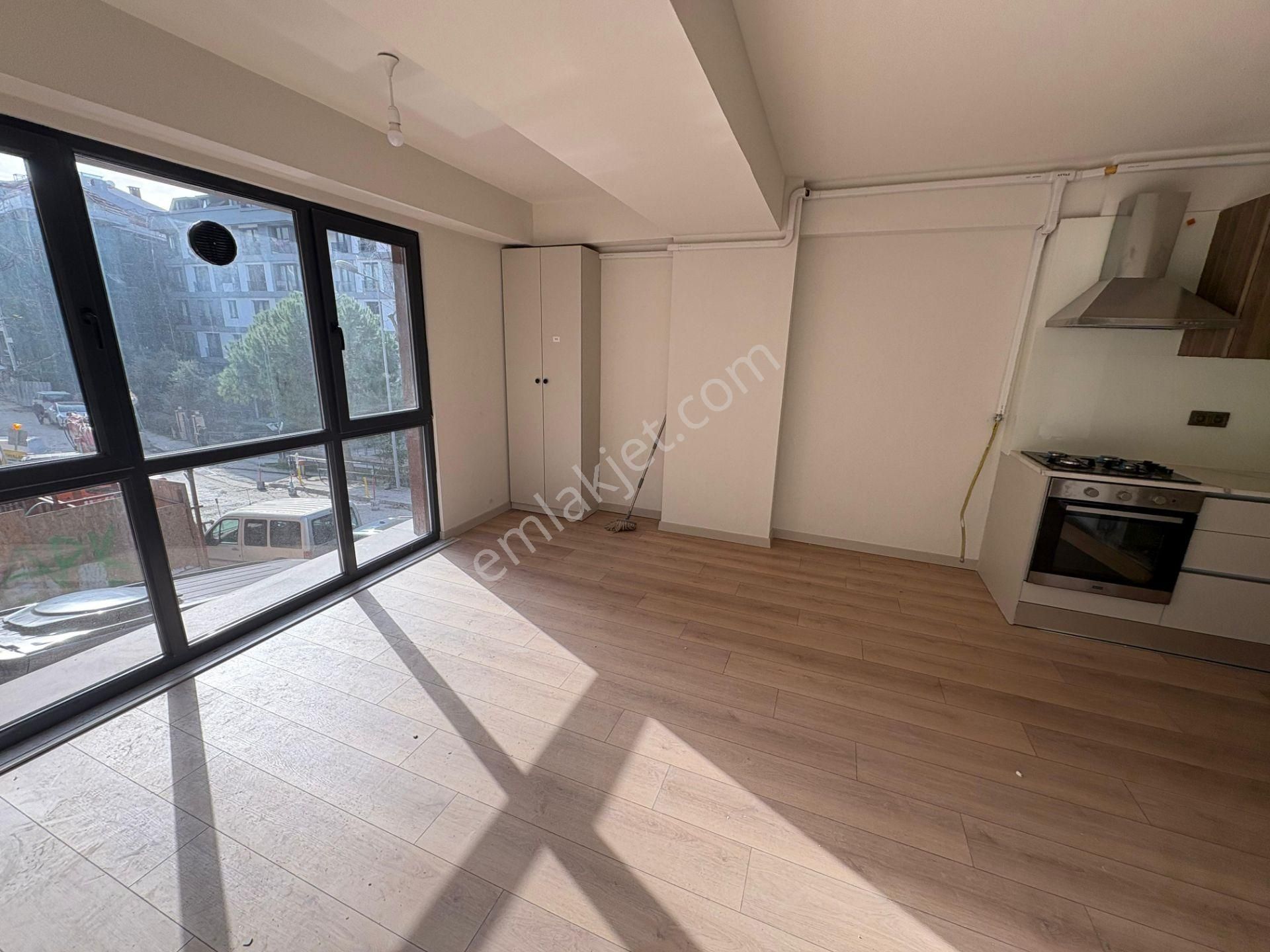 Beşiktaş Türkali Mahallesi Uzuncaova Cadde Üzeri Kiralık Daire - Görsel 11