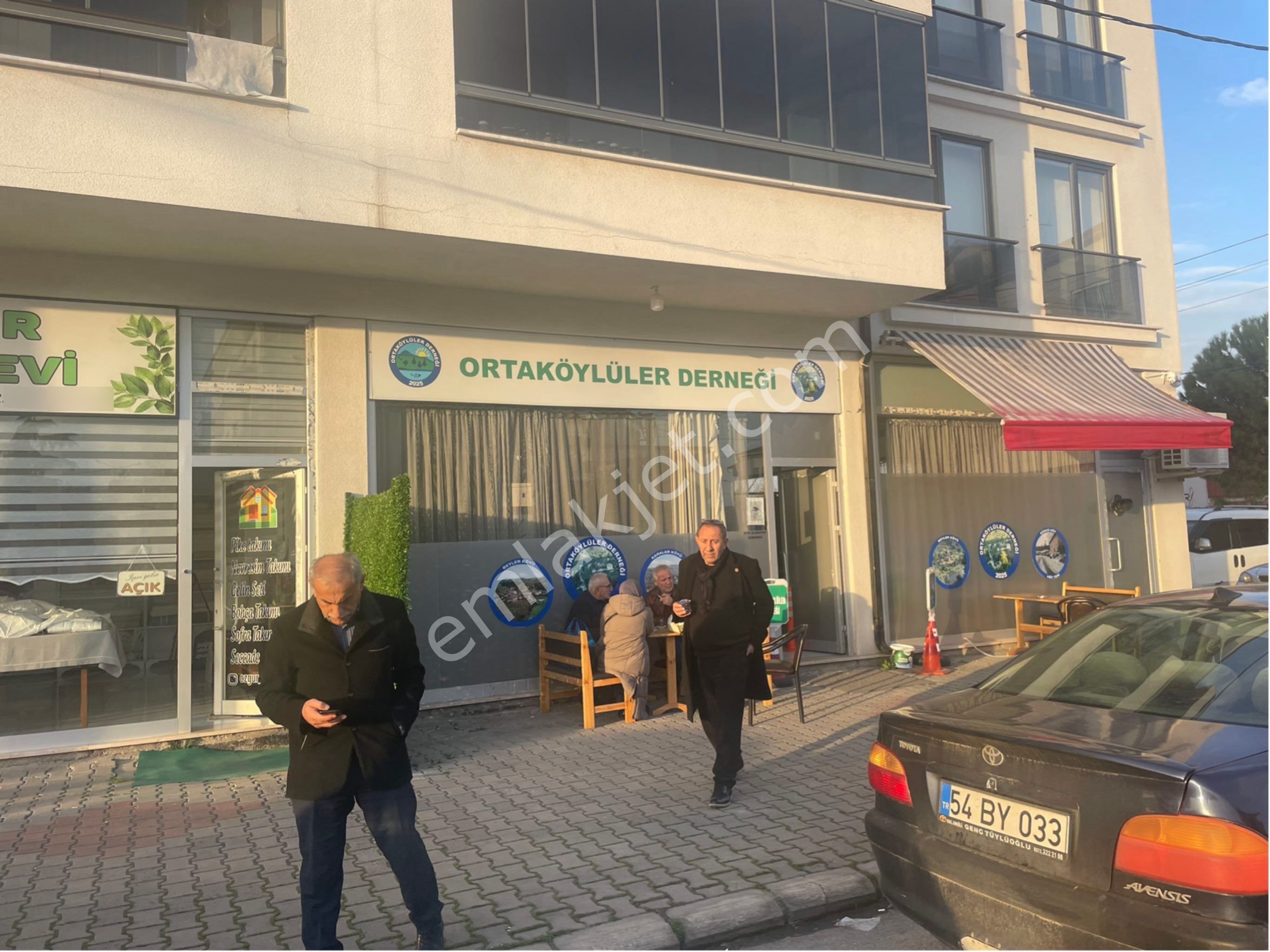 İhsaniye Camiinin Arkasında Satılık 4 Adet Dükkan - Görsel 2
