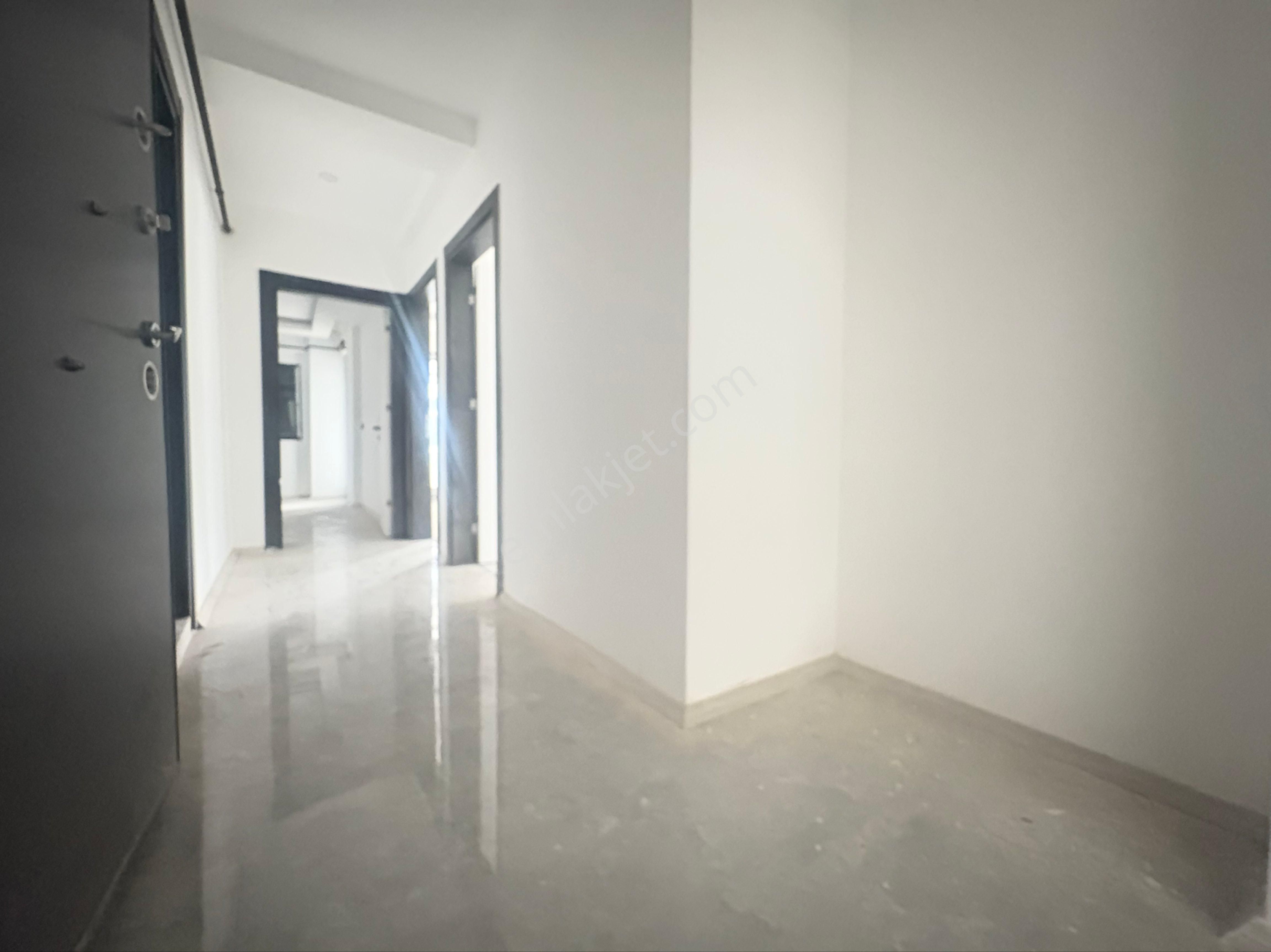 Havuz Cepheli Site İçerisinde Asansörlü Sıfır 3+1 Satılık Daire - Görsel 3