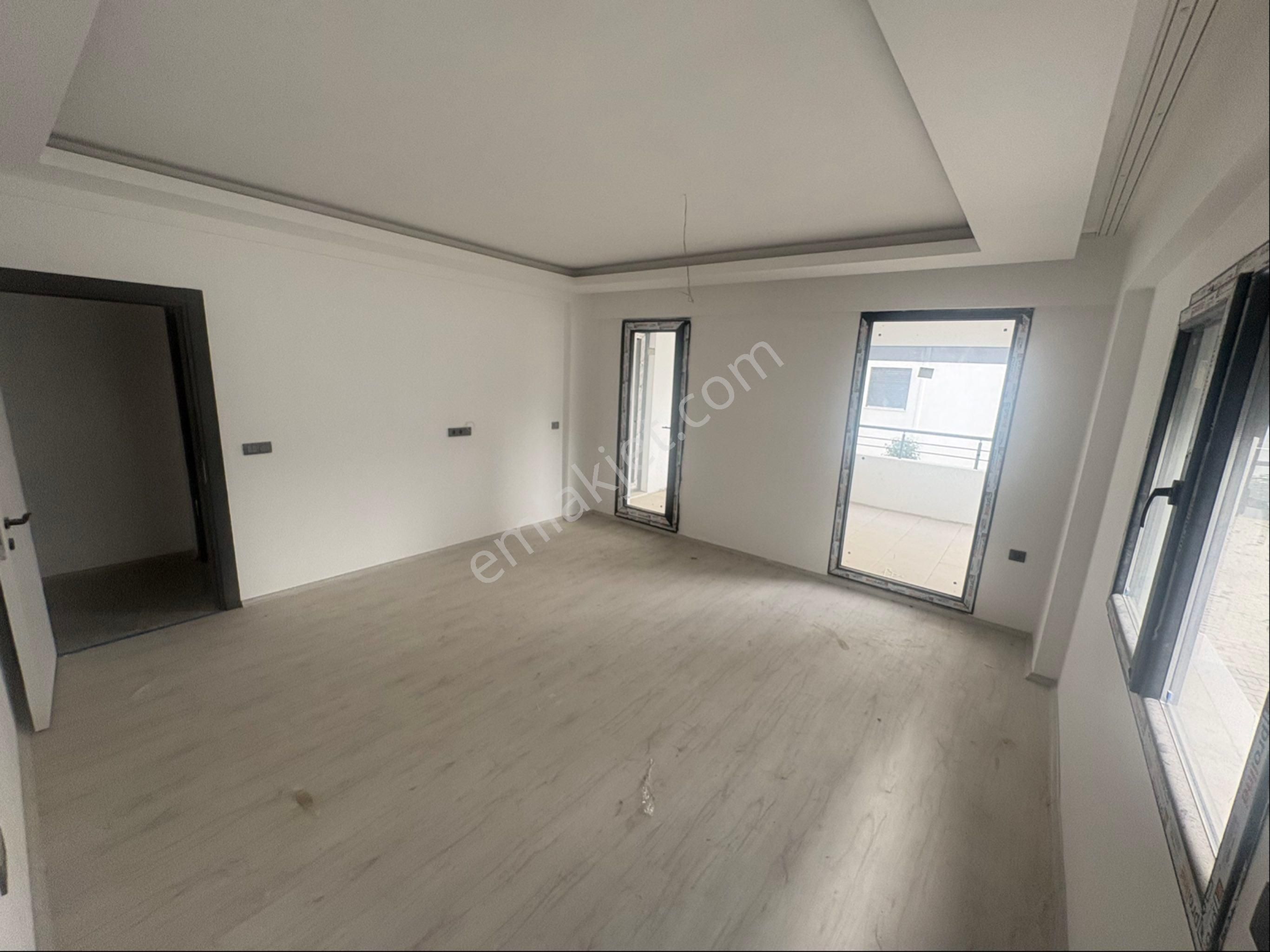 Havuz Cepheli Site İçerisinde Asansörlü Sıfır 3+1 Satılık Daire - Görsel 13