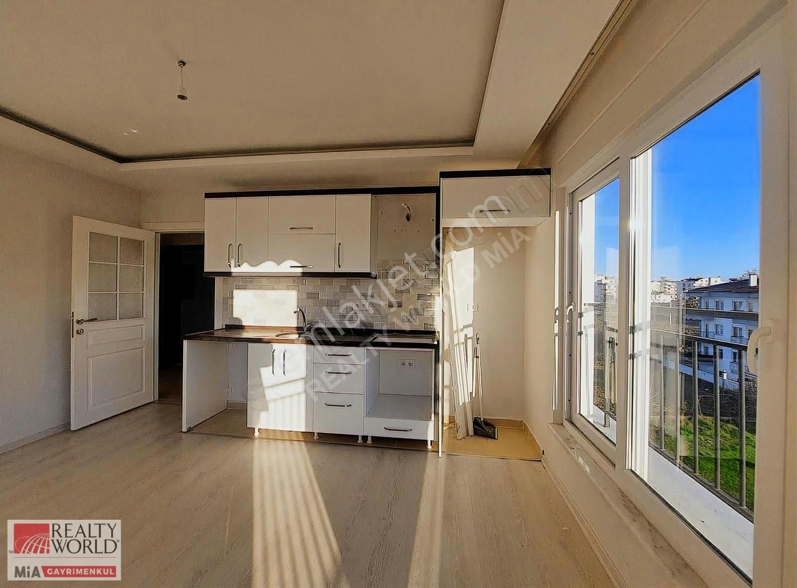 Döşemealtı Yeniköyde Cad Üzeri Belediye Arkası Kiralık 2+1 Daire - Görsel 6