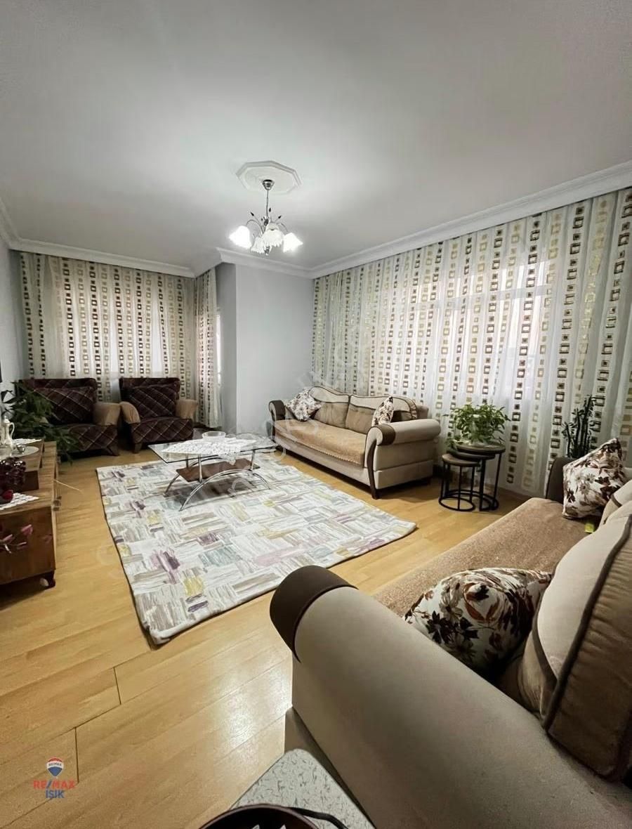 Safa Mahallesi'nde Çok Geniş 2+1 Daireniz Hazır - Görsel 17