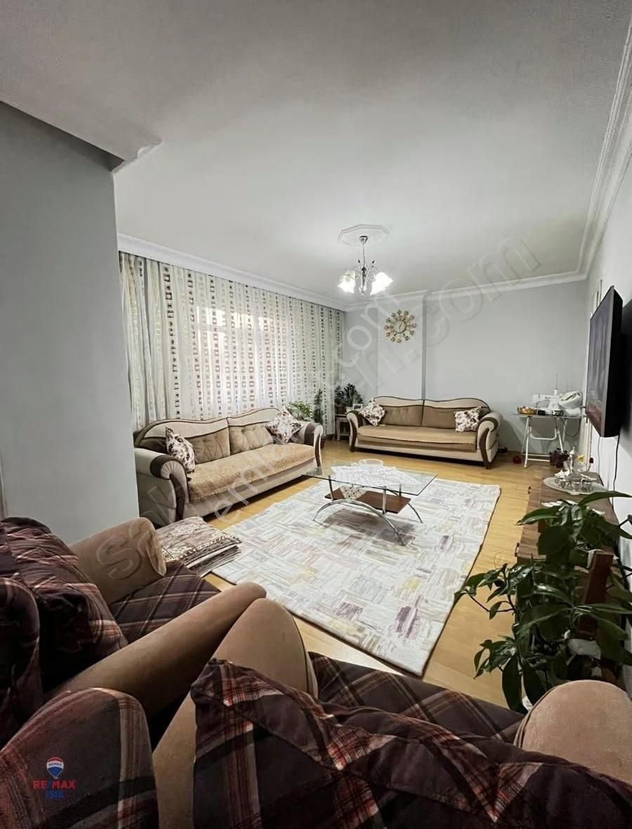 Safa Mahallesi'nde Çok Geniş 2+1 Daireniz Hazır - Görsel 12