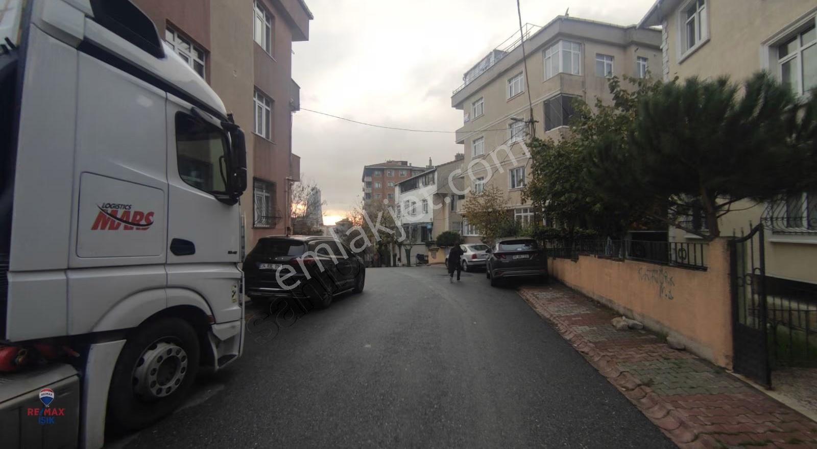 Site Mahallesi'nde Çok Geniş 3+1 Daire - Görsel 21