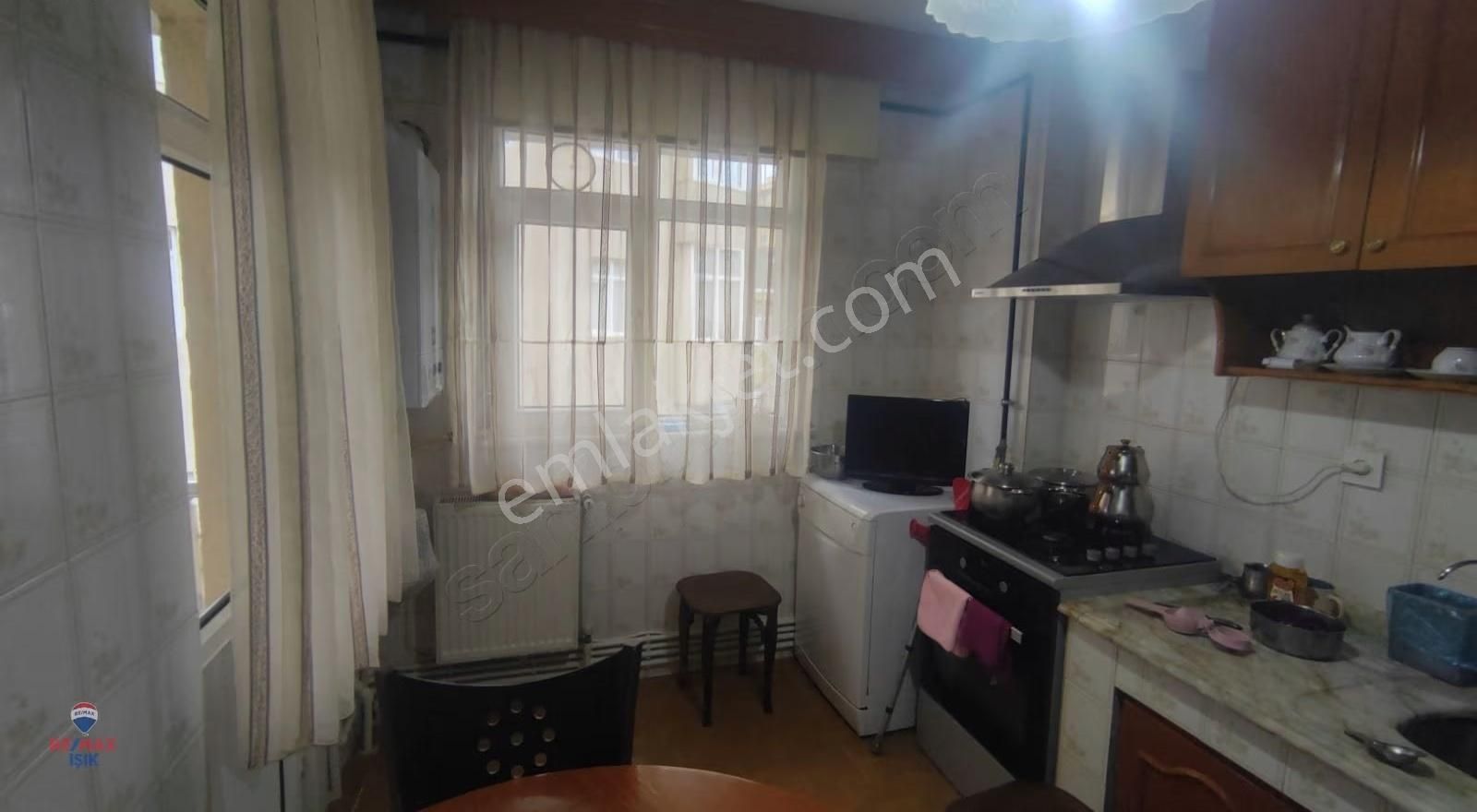 Site Mahallesi'nde Çok Geniş 3+1 Daire - Görsel 16