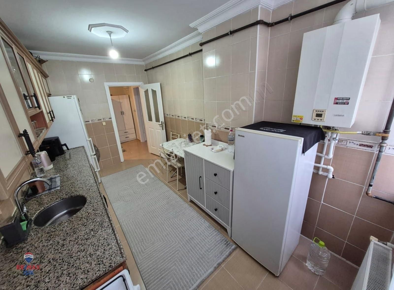 Safa Mahallesi'nde Çok Geniş 2+1 Sizi Bekliyor - Görsel 23