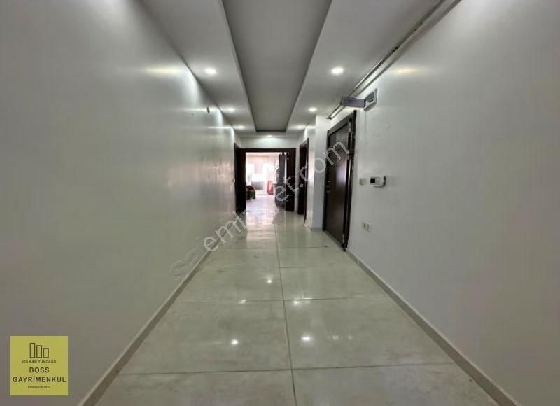 Beylikdüzü Metrobüse Yakın Konum Ferah Kullanımlı Kiralık Daire - Görsel 21