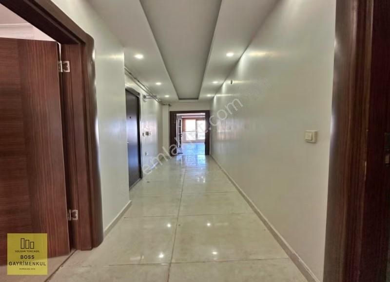 Beylikdüzü Metrobüse Yakın Konum Ferah Kullanımlı Kiralık Daire - Görsel 6