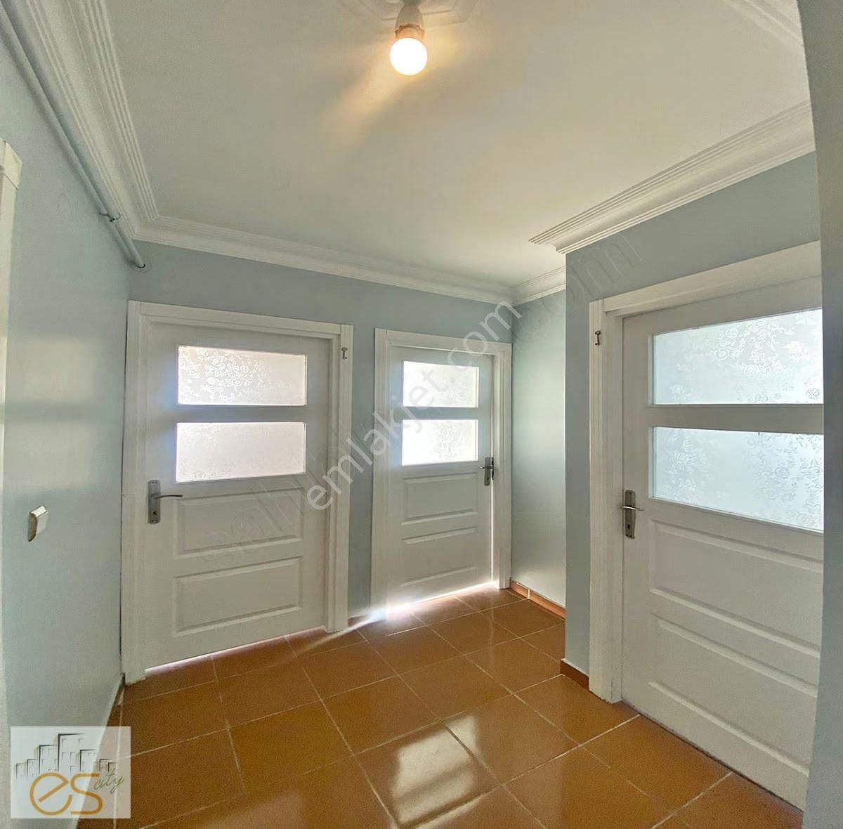 Esenyurt Çınar Mahallesinde 2+1 Balkonlu Ara Kat Daire - Görsel 2