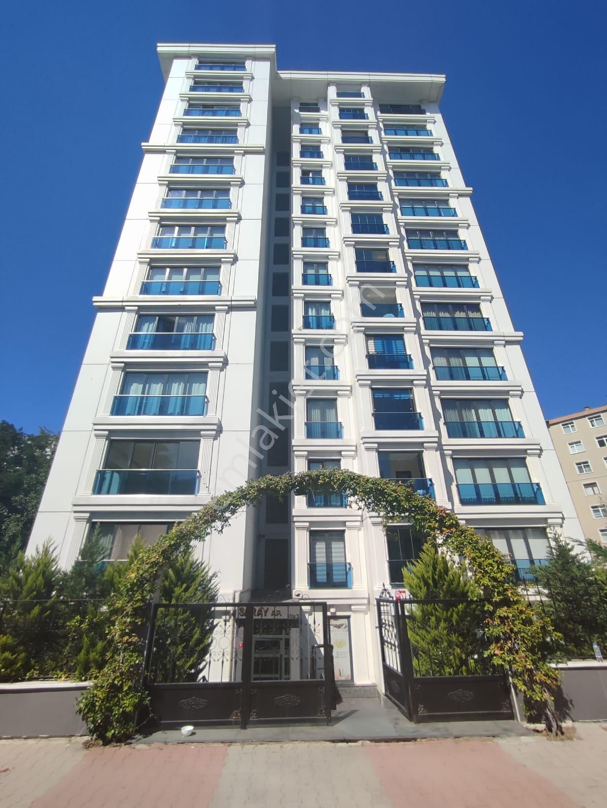 Bahçelievlerde Satılık 3+1 Daire İskanlı Otoparklı Çift Banyolu Çift Asansörlü Yangın Merdivenli