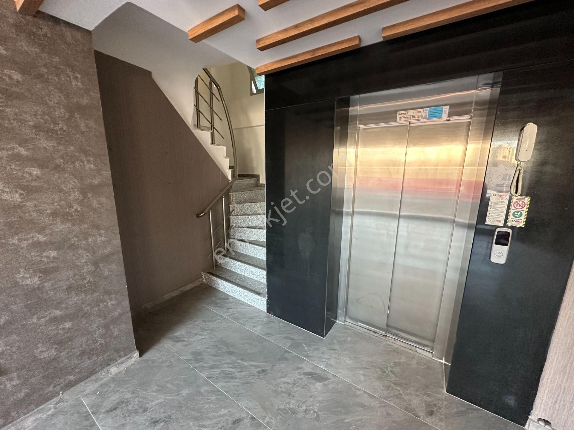 Remax Ataşehir Küçükbakkalköy 1250m2 Prestijli Kiralık Plaza - Görsel 18