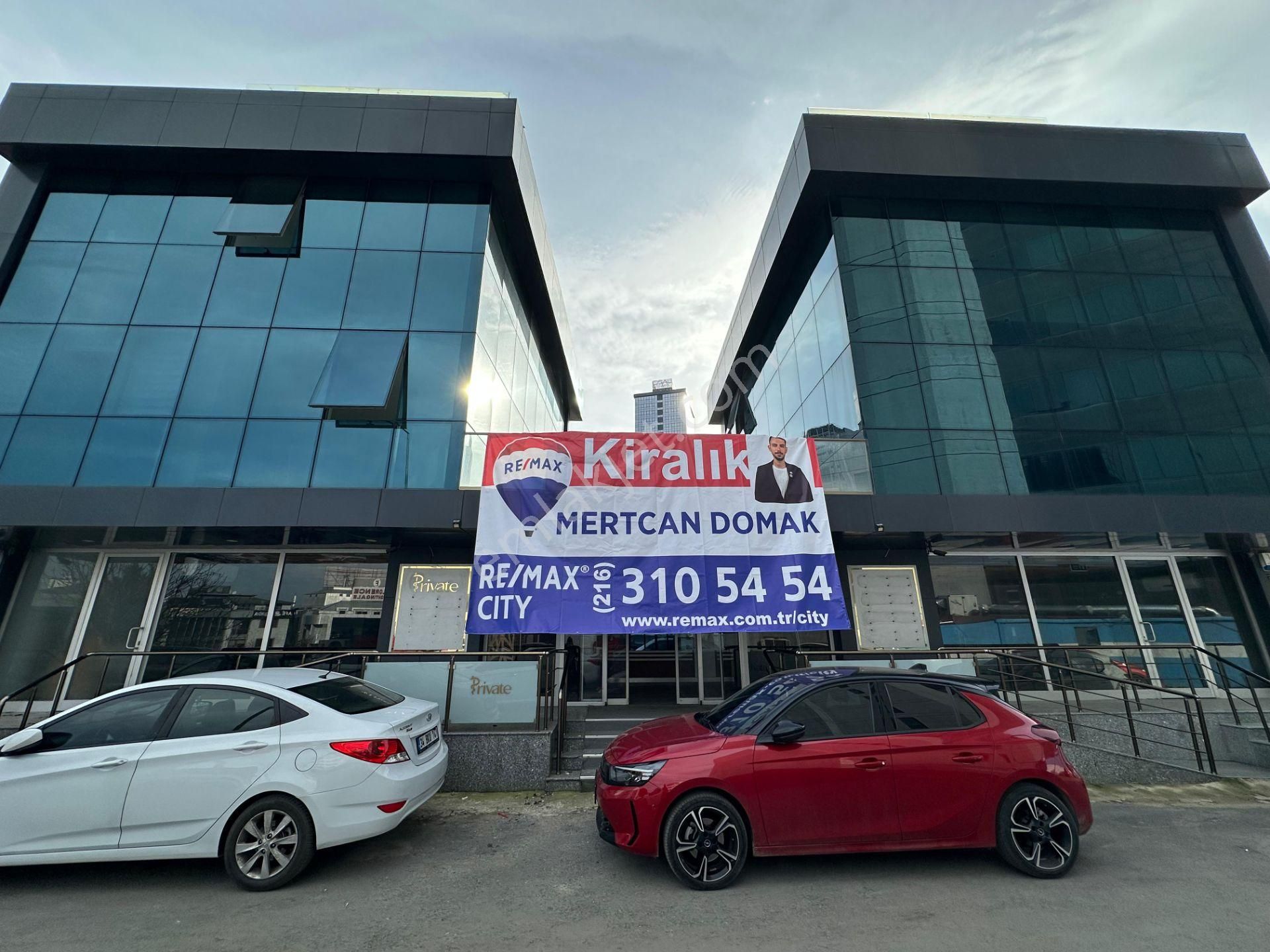 Remax Ataşehir Küçükbakkalköy 1250m2 Prestijli Kiralık Plaza