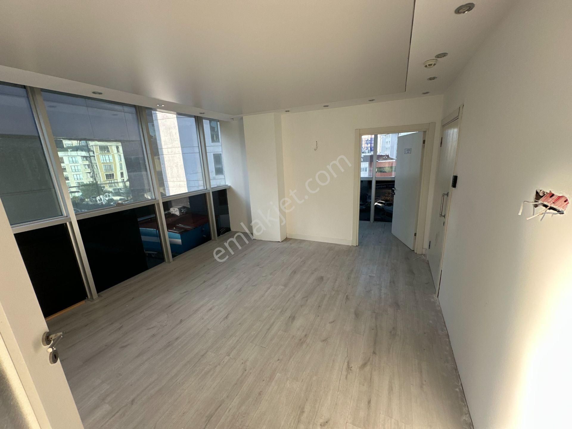 Remax Ataşehir Küçükbakkalköy 1250m2 Prestijli Satılık Plaza - Görsel 26