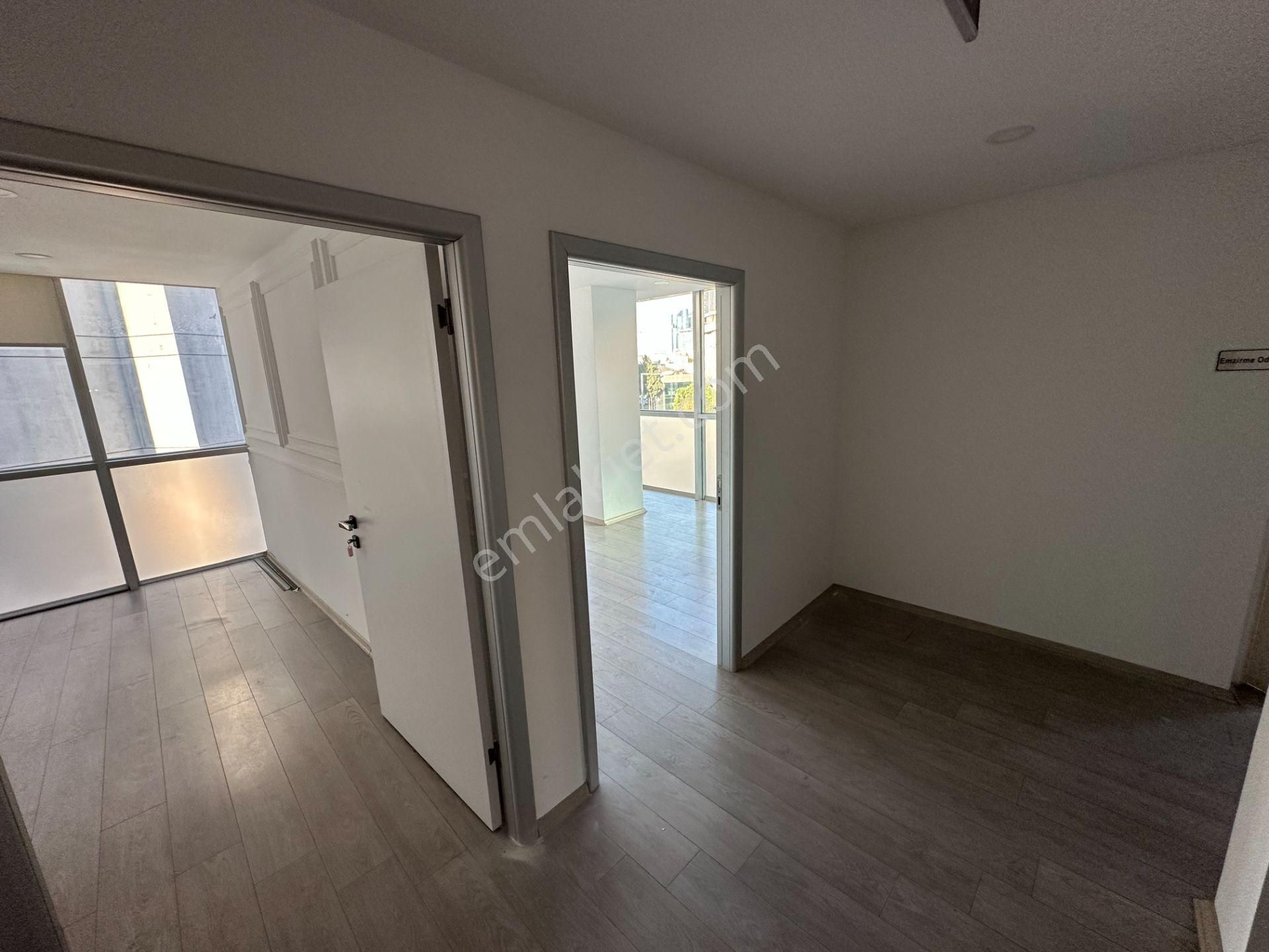 Remax Ataşehir Küçükbakkalköy 1250m2 Prestijli Satılık Plaza - Görsel 10