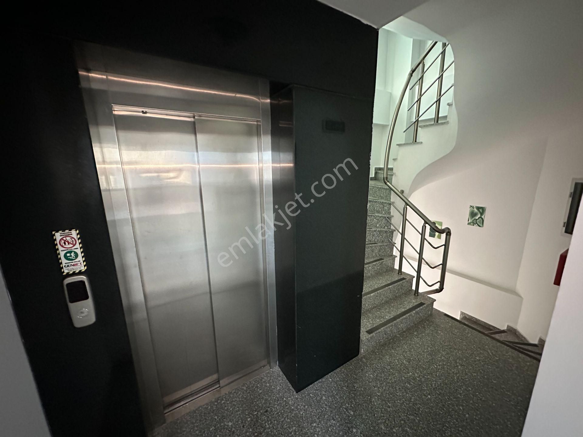 Remax Ataşehir Küçükbakkalköy 1250m2 Prestijli Satılık Plaza - Görsel 12