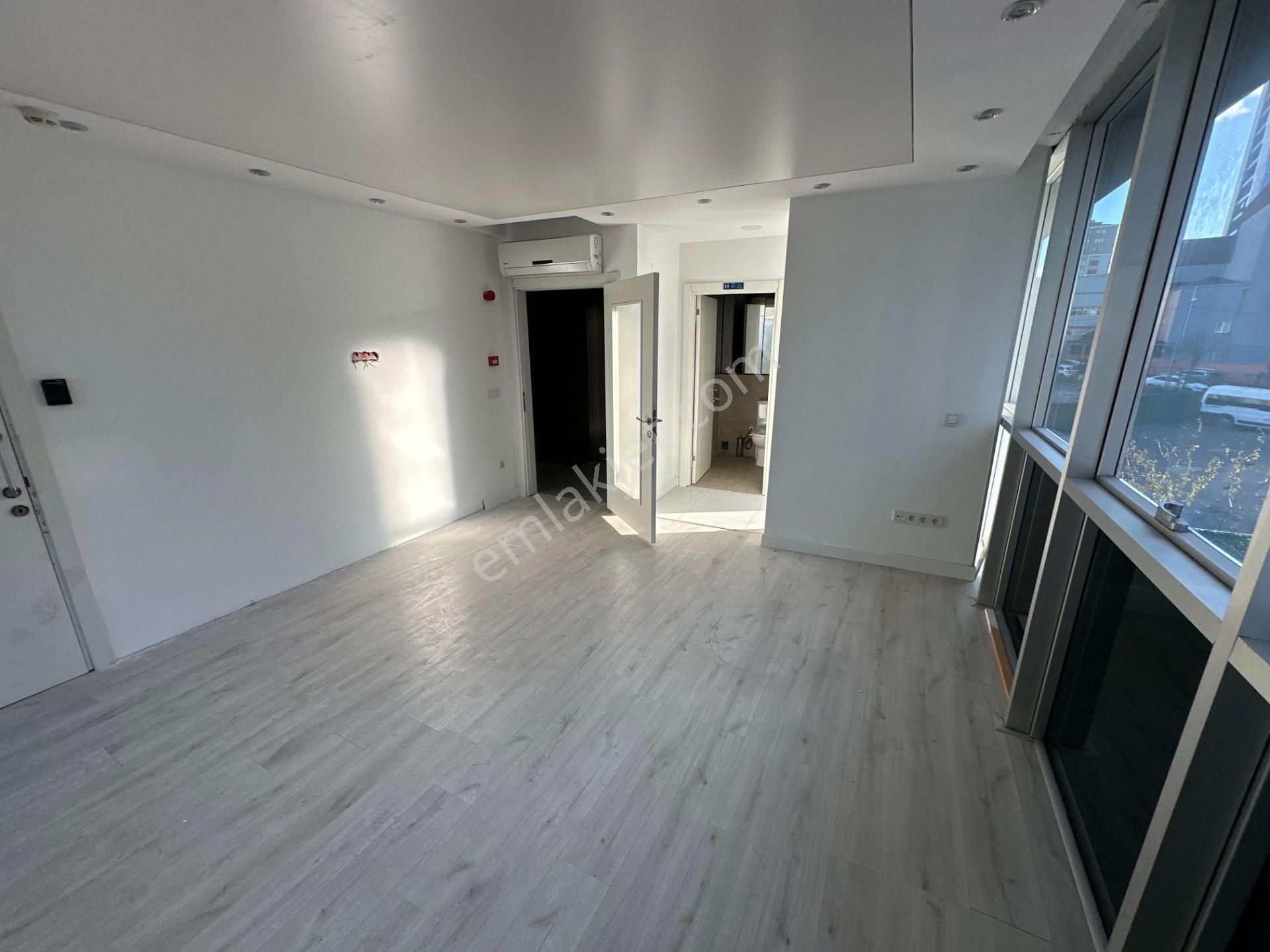 Remax Ataşehir Küçükbakkalköy 1250m2 Prestijli Satılık Plaza - Görsel 27