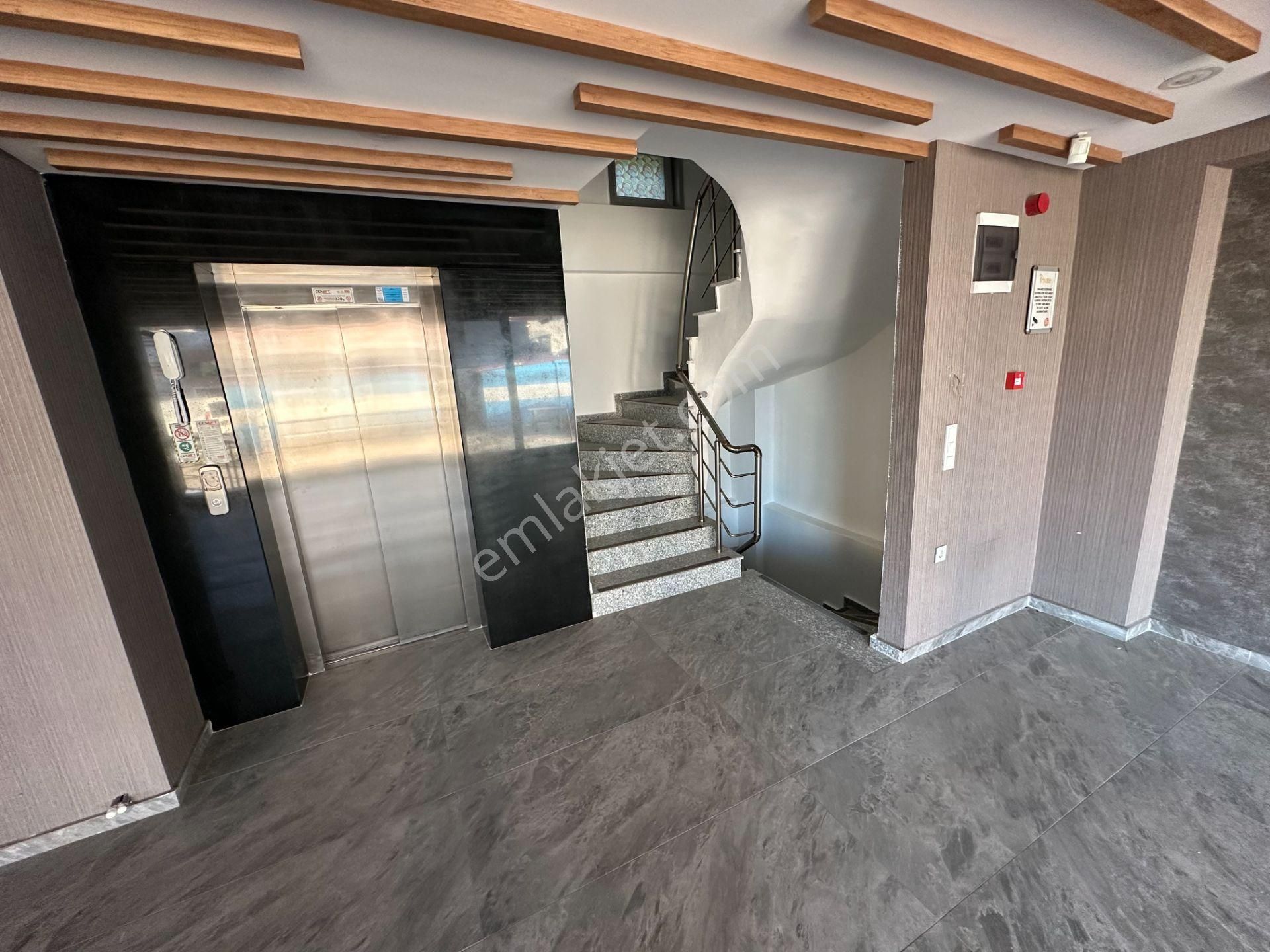 Remax Ataşehir Küçükbakkalköy 1250m2 Prestijli Satılık Plaza - Görsel 15