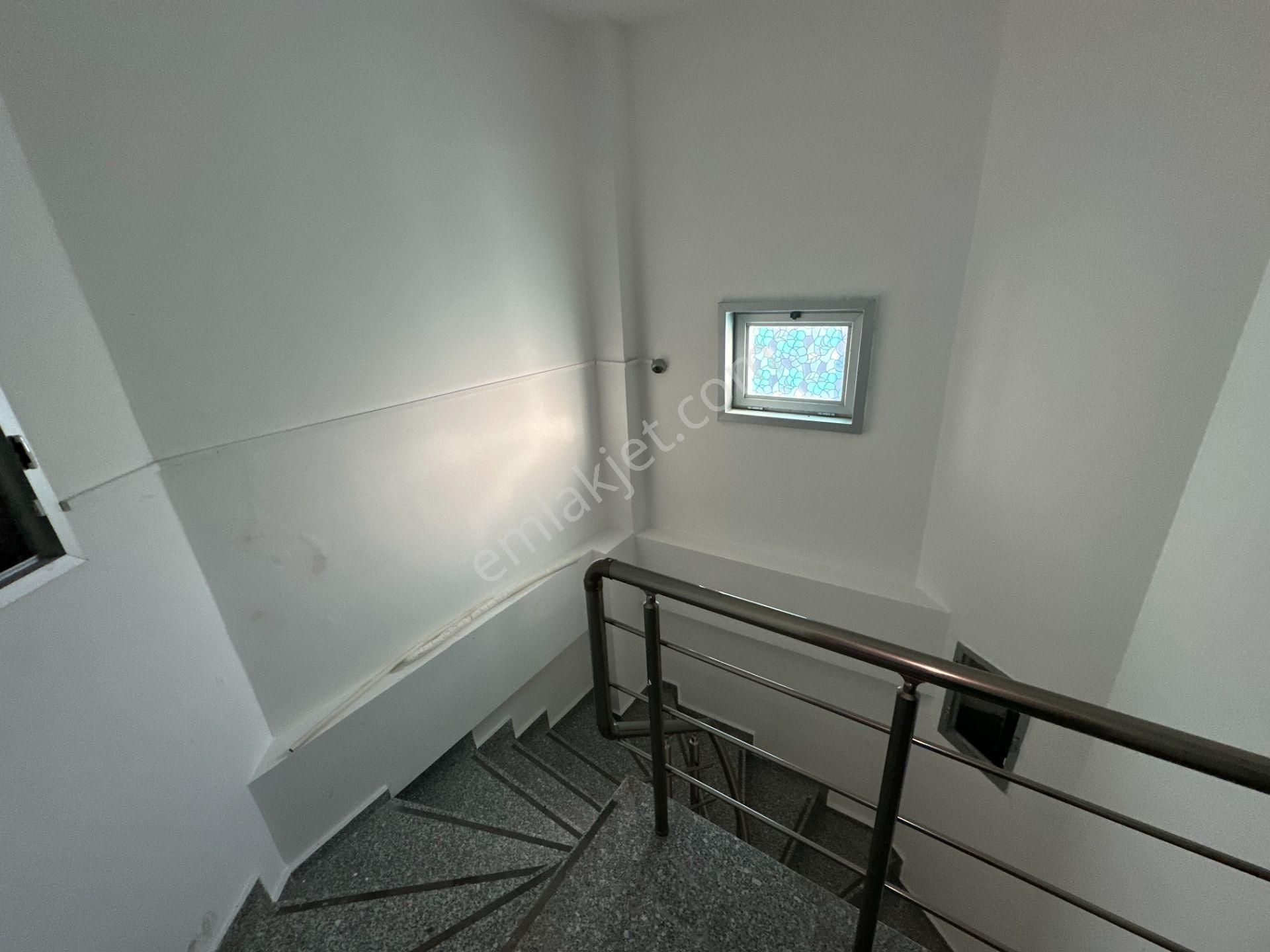 Remax Ataşehir Küçükbakkalköy 1250m2 Prestijli Satılık Plaza - Görsel 31