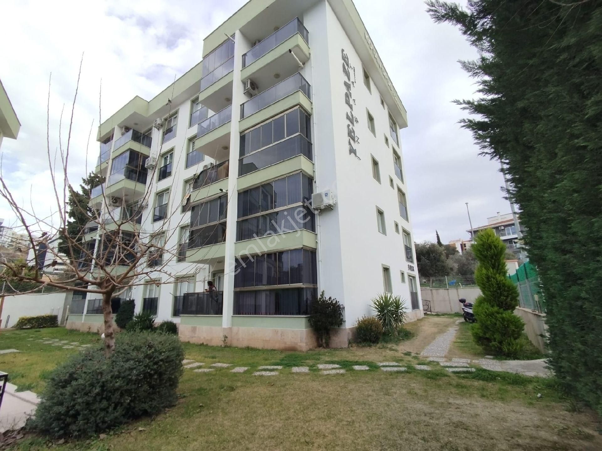Kuşadası Otagar Arkası Site İçerisinde Doğalgazlı 2+1 Satılık Daire - Görsel 2