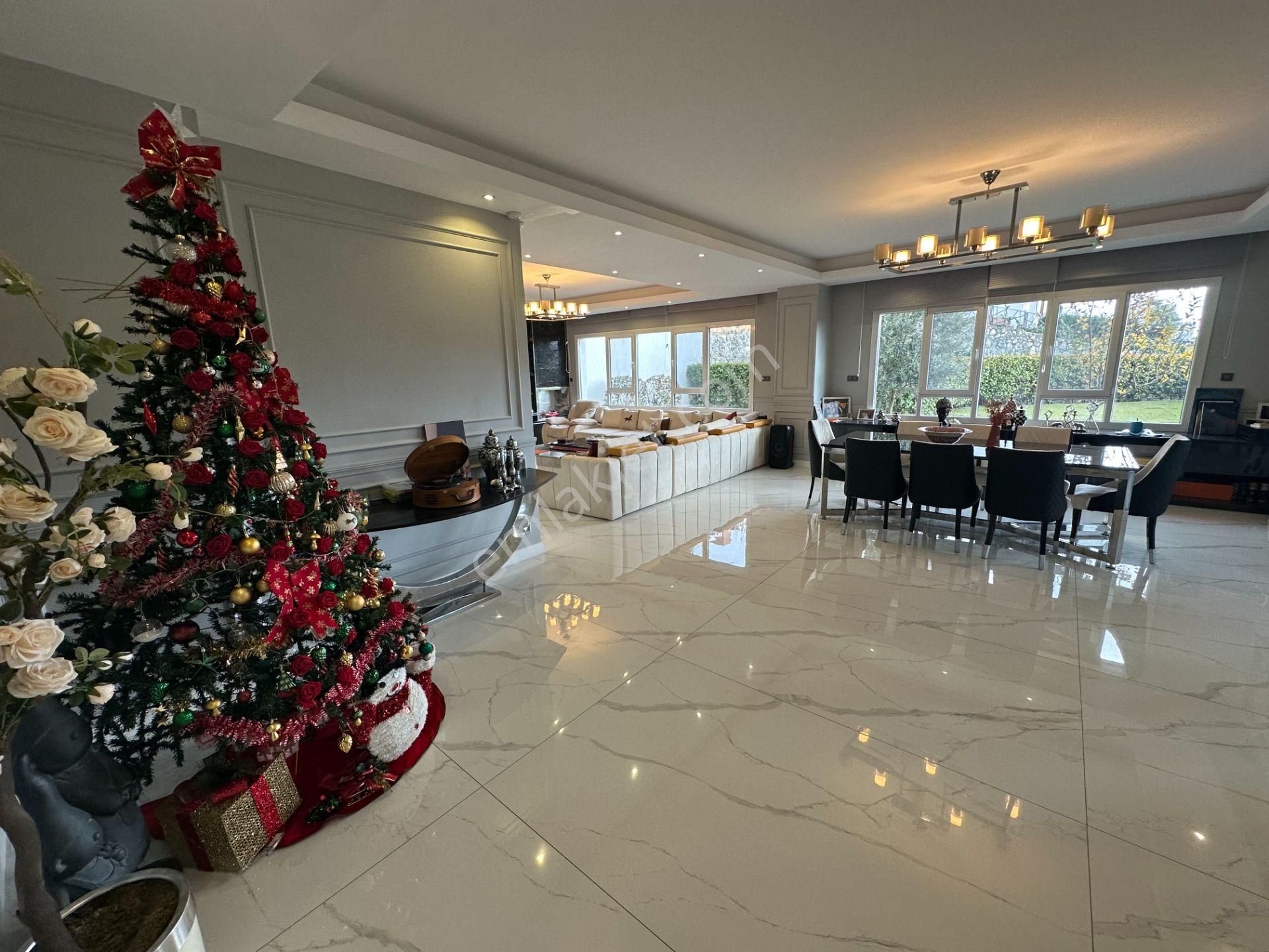 Remax Bahçeşehir Konakları En Prestijli Satılık Bahçe Dubleks