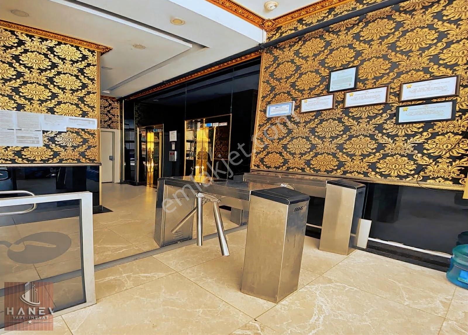 Metrobüs'e Yakın Site İçinde Satılık Full Eşyalı Daire - Görsel 18