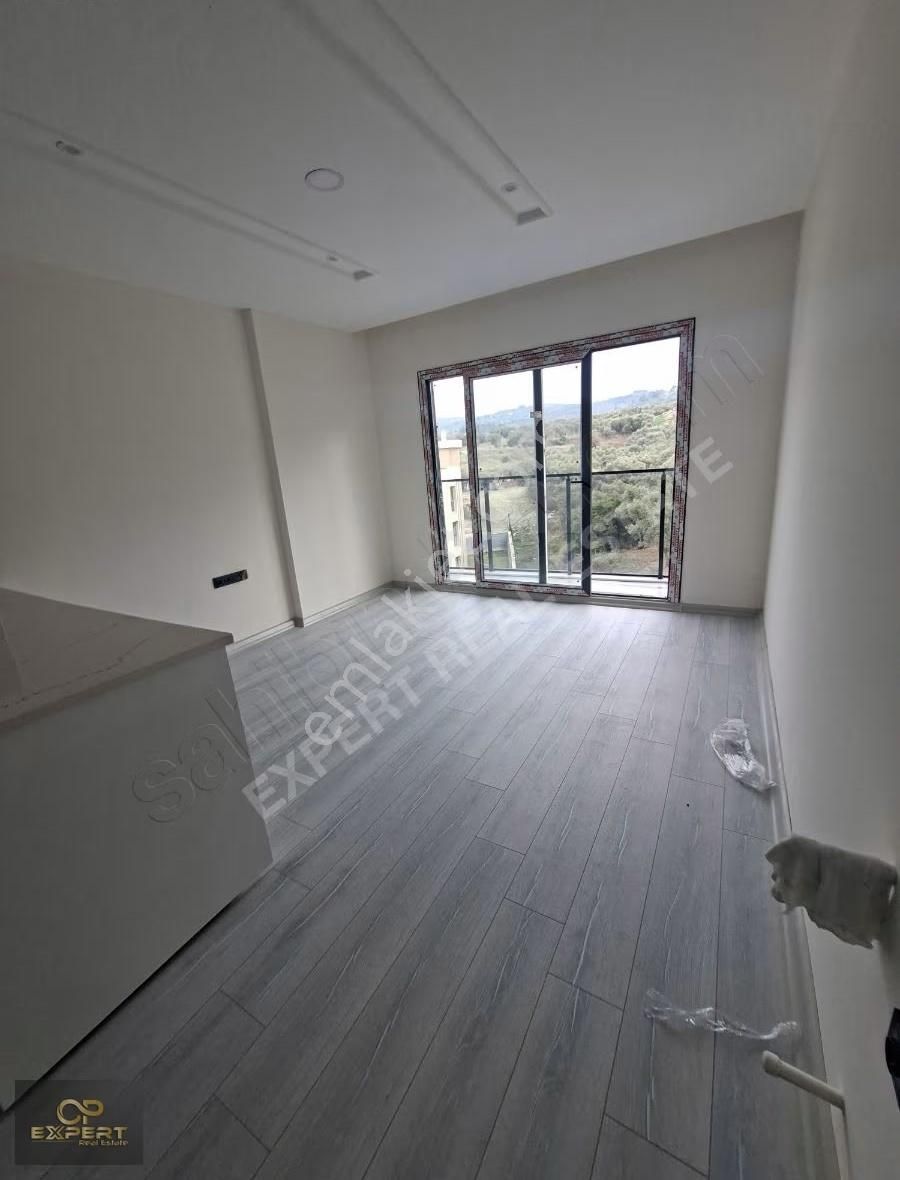 Kuşadası Merkezde Kiralık 1+1 Daire - Görsel 3