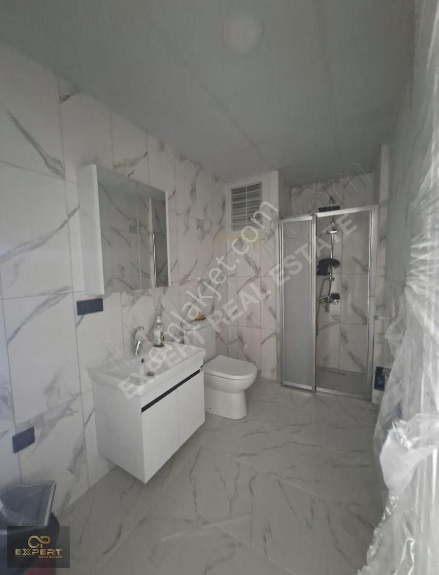 Kuşadası Merkezde Kiralık 1+1 Daire - Görsel 5