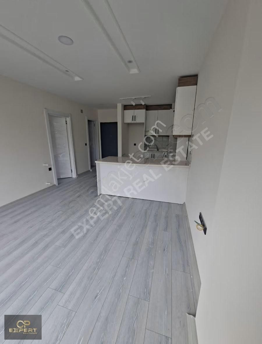 Kuşadası Merkezde Kiralık 1+1 Daire - Görsel 10