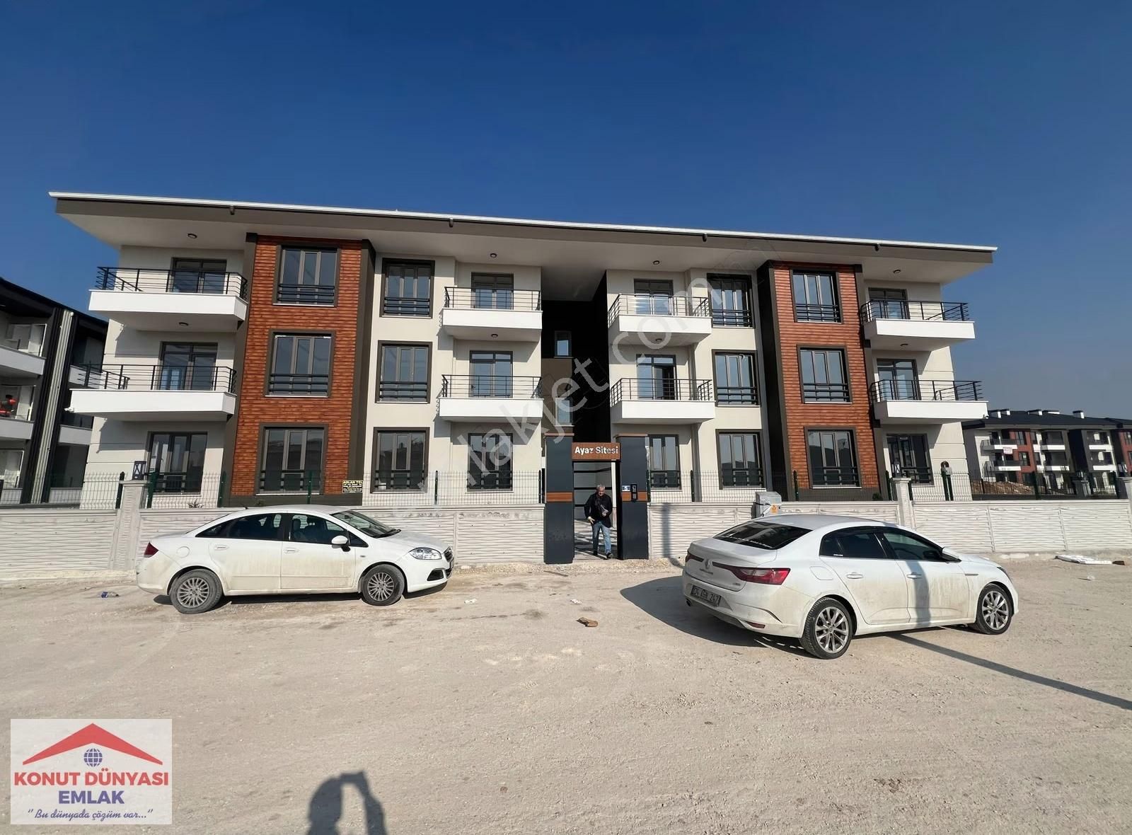 Kızartma Mutfaklı Sıfır Geniş 3+1 Ultralüks Park Cephe Afişli