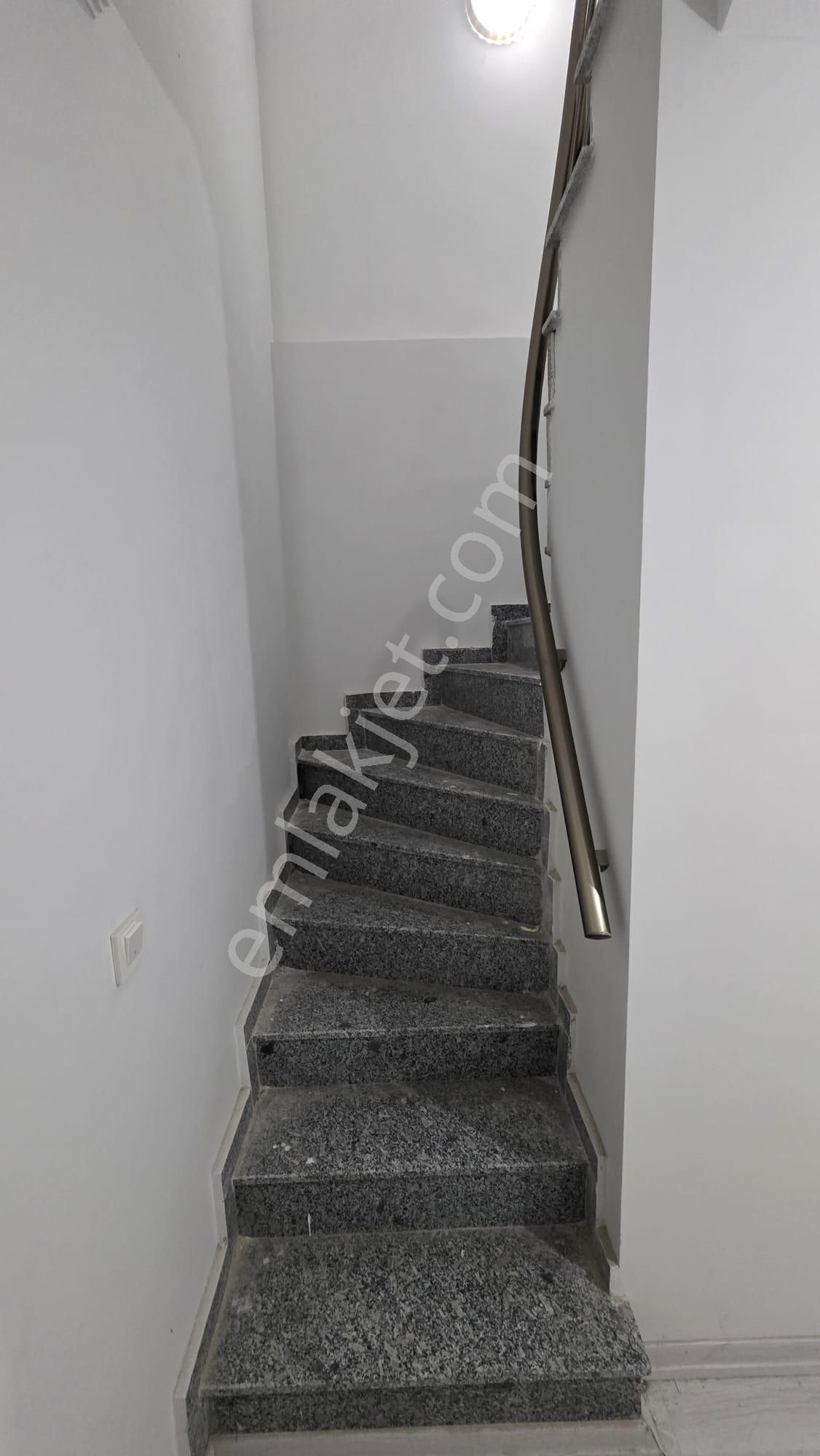 Beylikdüzü Yakuplu Net 90 M² Kelepir!!! 2+1 Bahçe Kat Ters Dubleks Kaçmaz Fırsat - Görsel 10