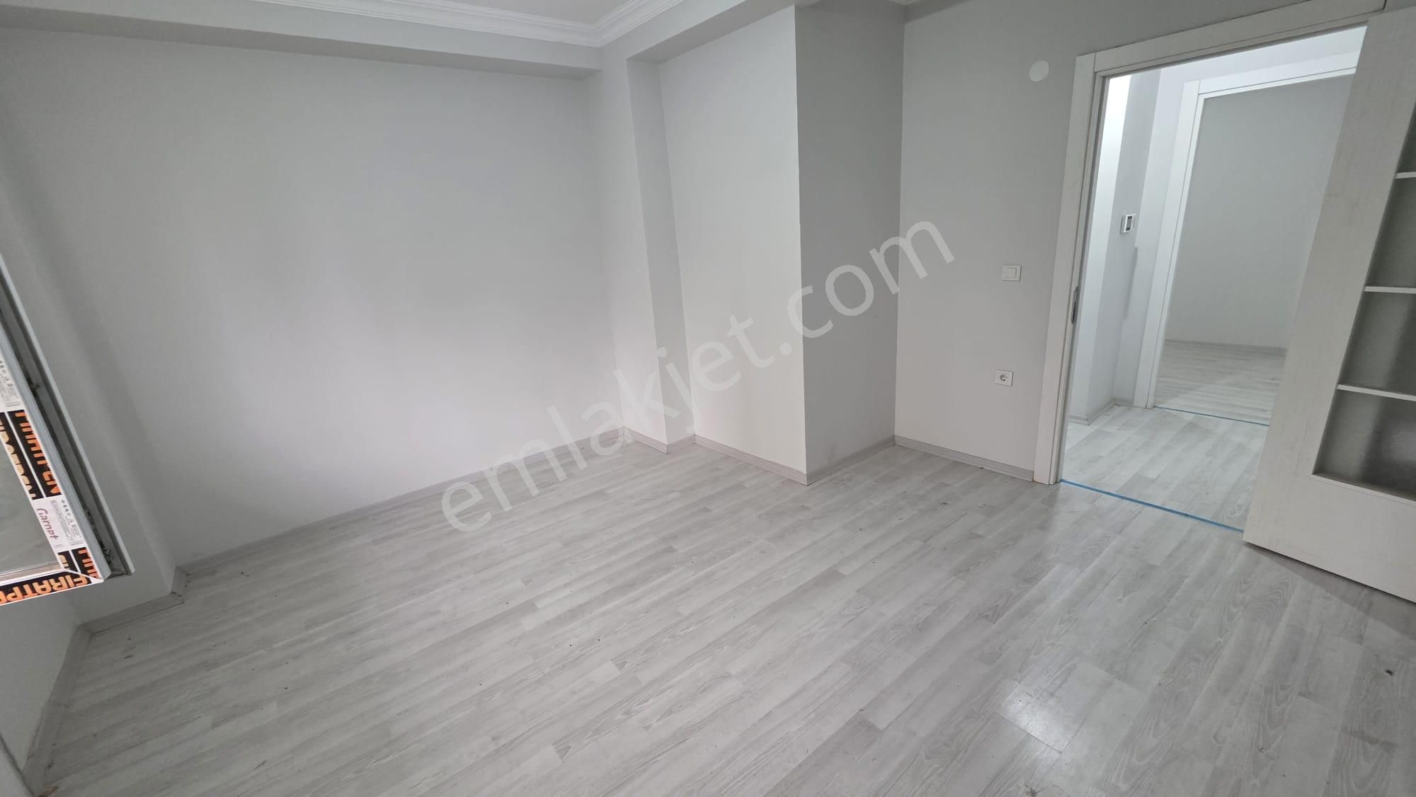 Beylikdüzü Yakuplu Net 90 M² Kelepir!!! 2+1 Bahçe Kat Ters Dubleks Kaçmaz Fırsat