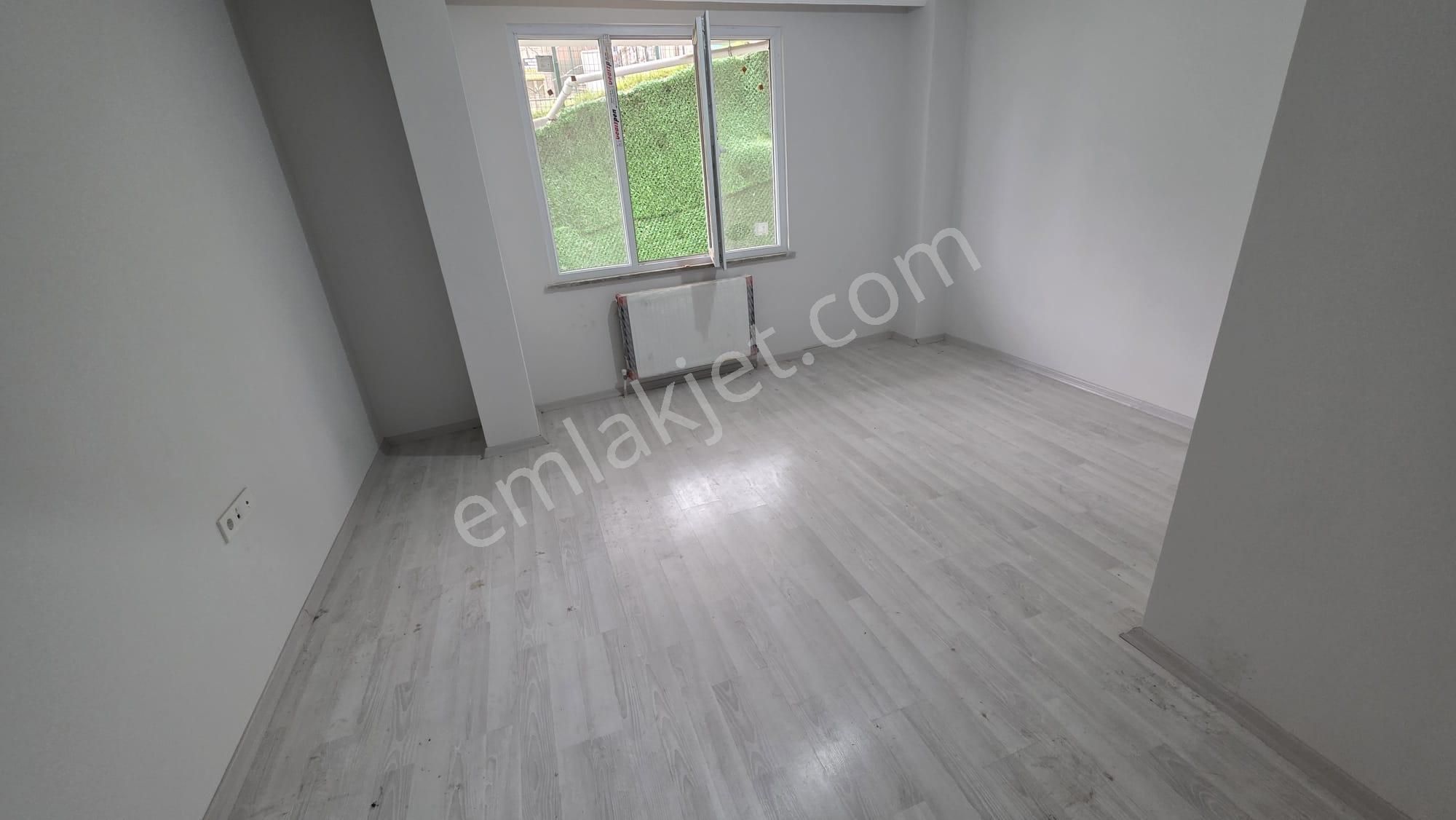 Beylikdüzü Yakuplu Net 90 M² Kelepir!!! 2+1 Bahçe Kat Ters Dubleks Kaçmaz Fırsat - Görsel 2