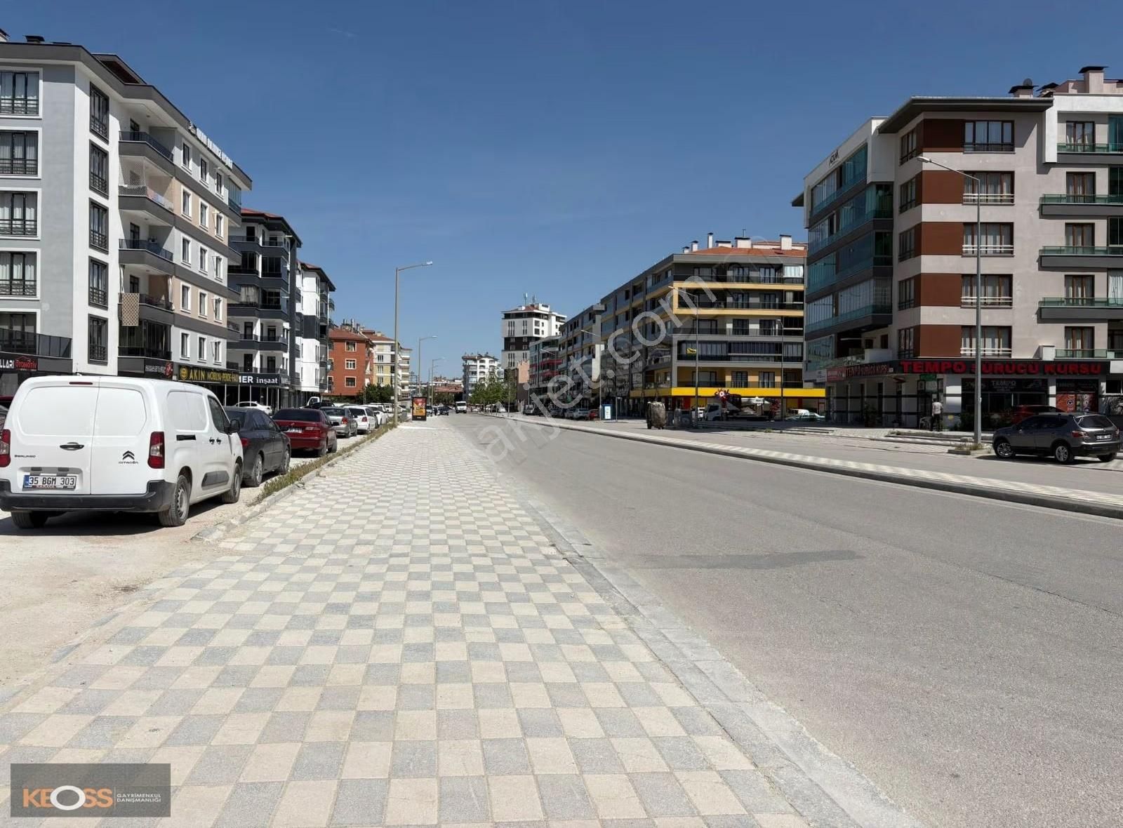 Çimenlik Cad.satılık Kira Getirili Dükkan - Görsel 8