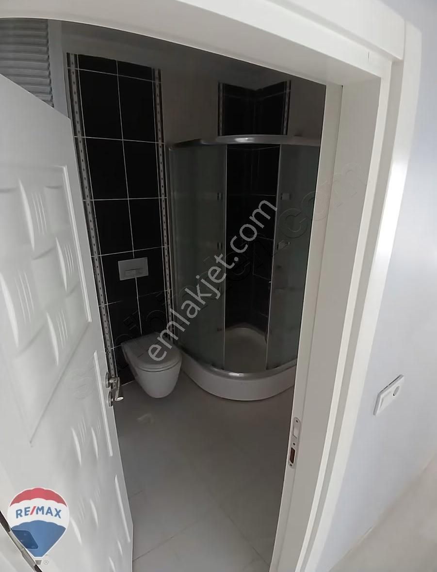 Remax Mavi Den Beşköprü Girne Caddesinde Kiralık 3+1 Daire - Görsel 5
