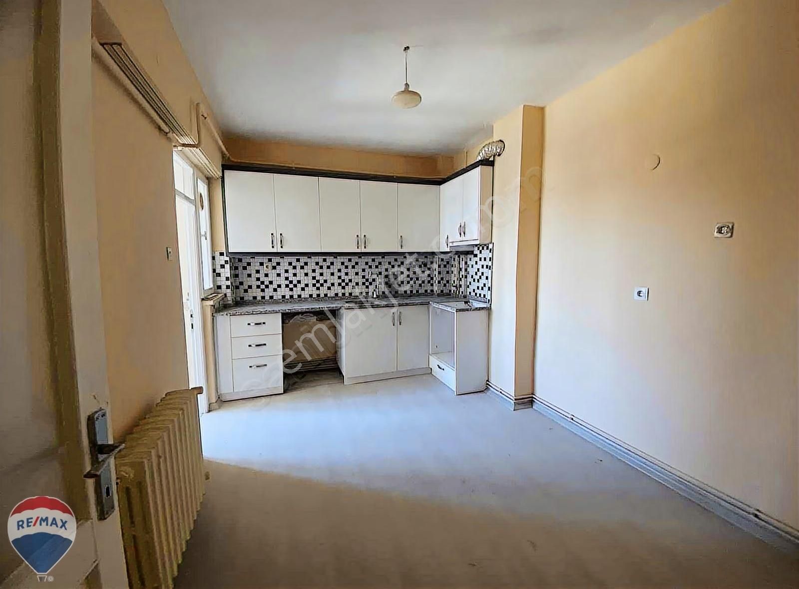 Remax Maviden Ozanlar Da Öğretmen Bloklarında 3+1 Ara Kat Daire - Görsel 17