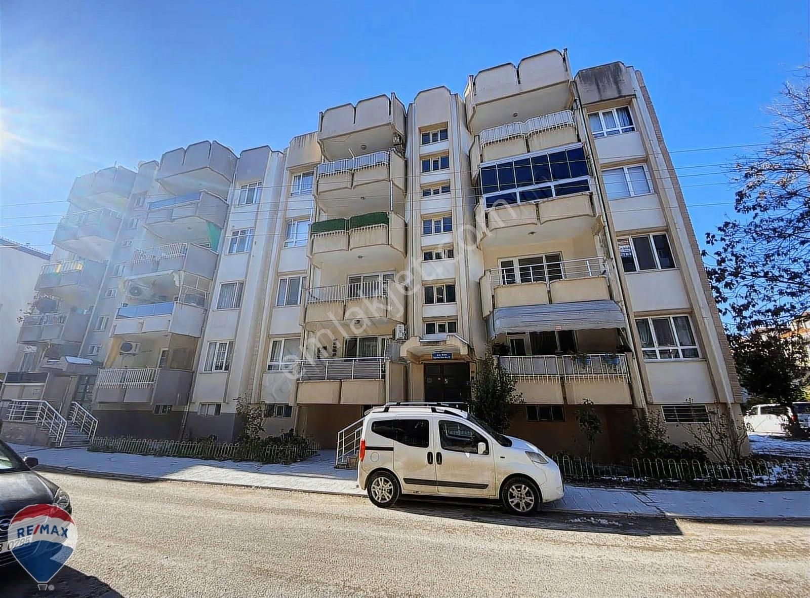 Remax Maviden Ozanlar Da Öğretmen Bloklarında 3+1 Ara Kat Daire - Görsel 22