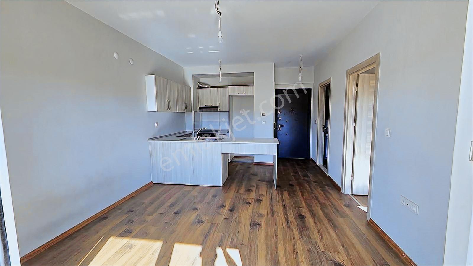 Güneş Mahallesinde 1.katta Asansörlü 1+1 50m² Fırsat Daire - Görsel 9