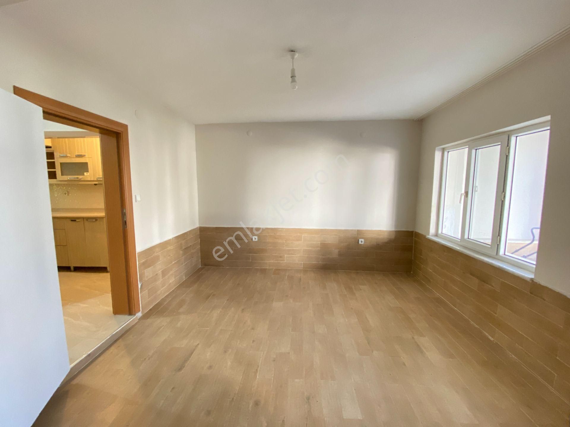 Altınova İskele Mevkiinde Denize Sıfır Sitede Satılık 3+1 Villa - Görsel 4