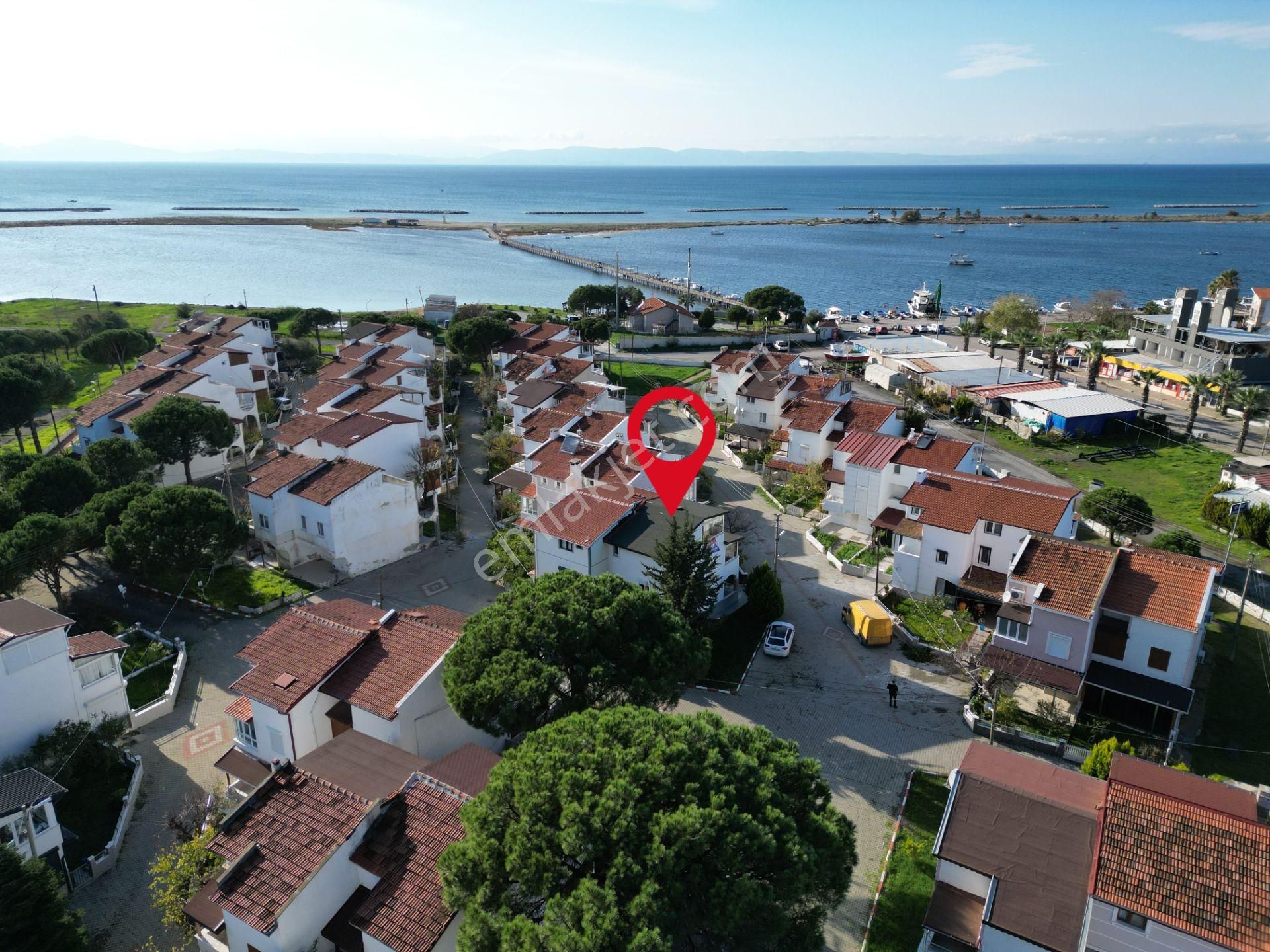 Altınova İskele Mevkiinde Denize Sıfır Sitede Satılık 3+1 Villa - Görsel 33