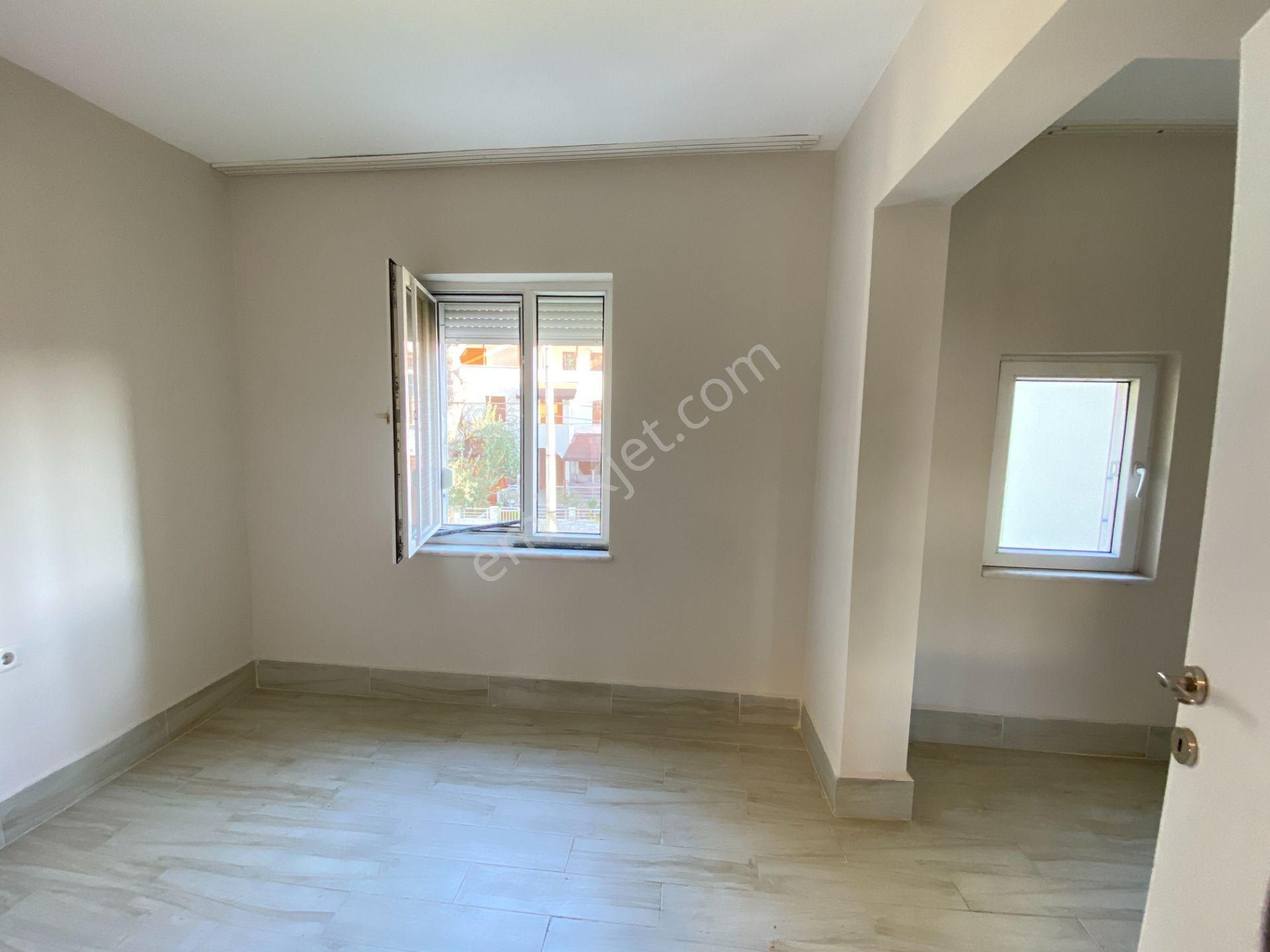 Altınova İskele Mevkiinde Denize Sıfır Sitede Satılık 3+1 Villa - Görsel 22